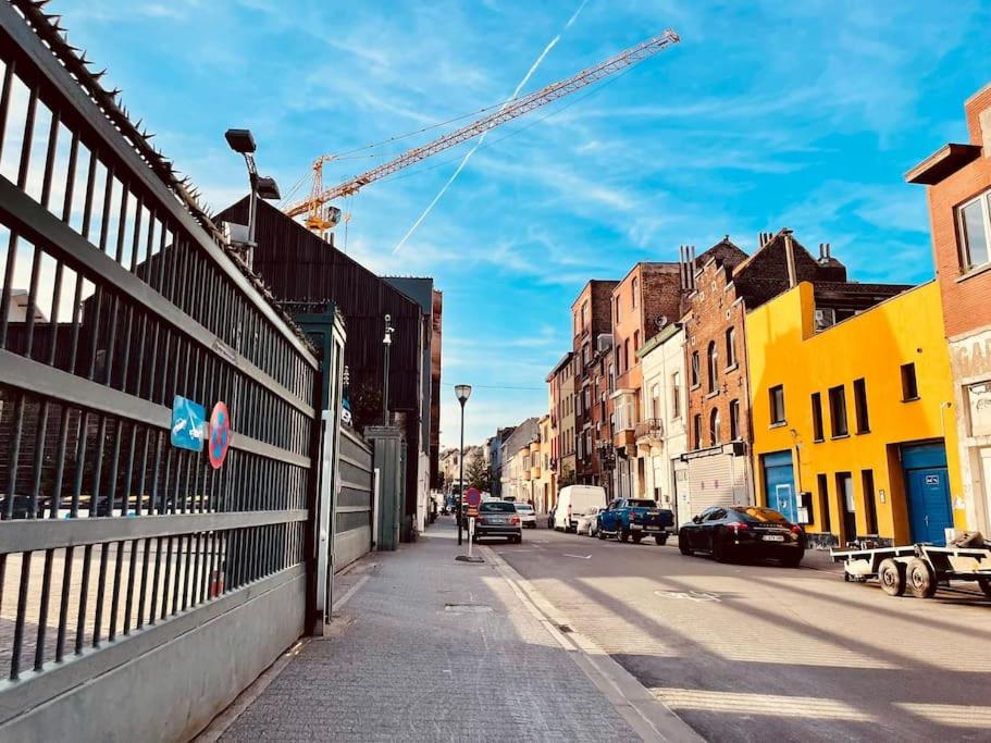 Elegant Canal-View Duplex with Free Parking