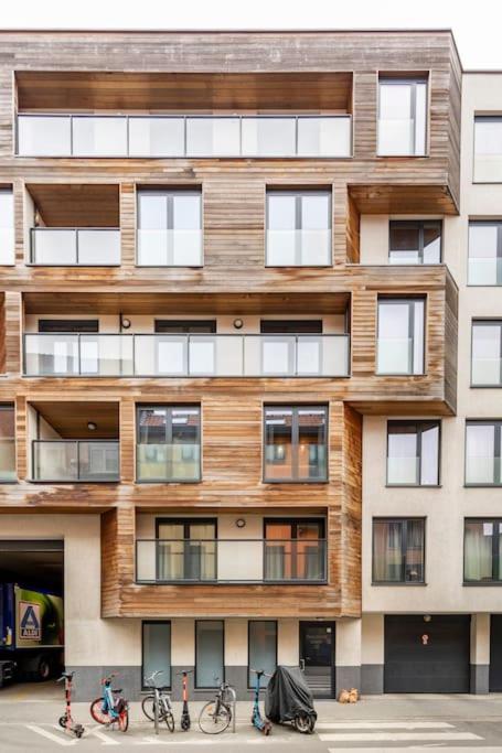 Elegant Canal-View Duplex with Free Parking