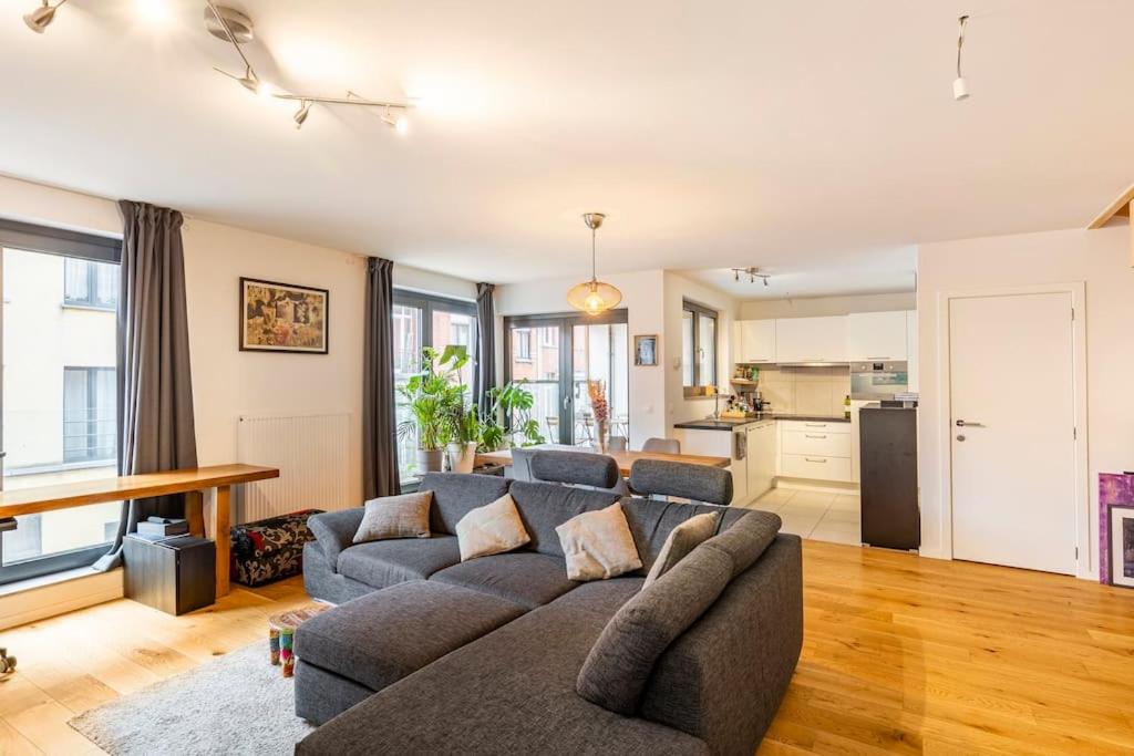 Elegant Canal-View Duplex with Free Parking