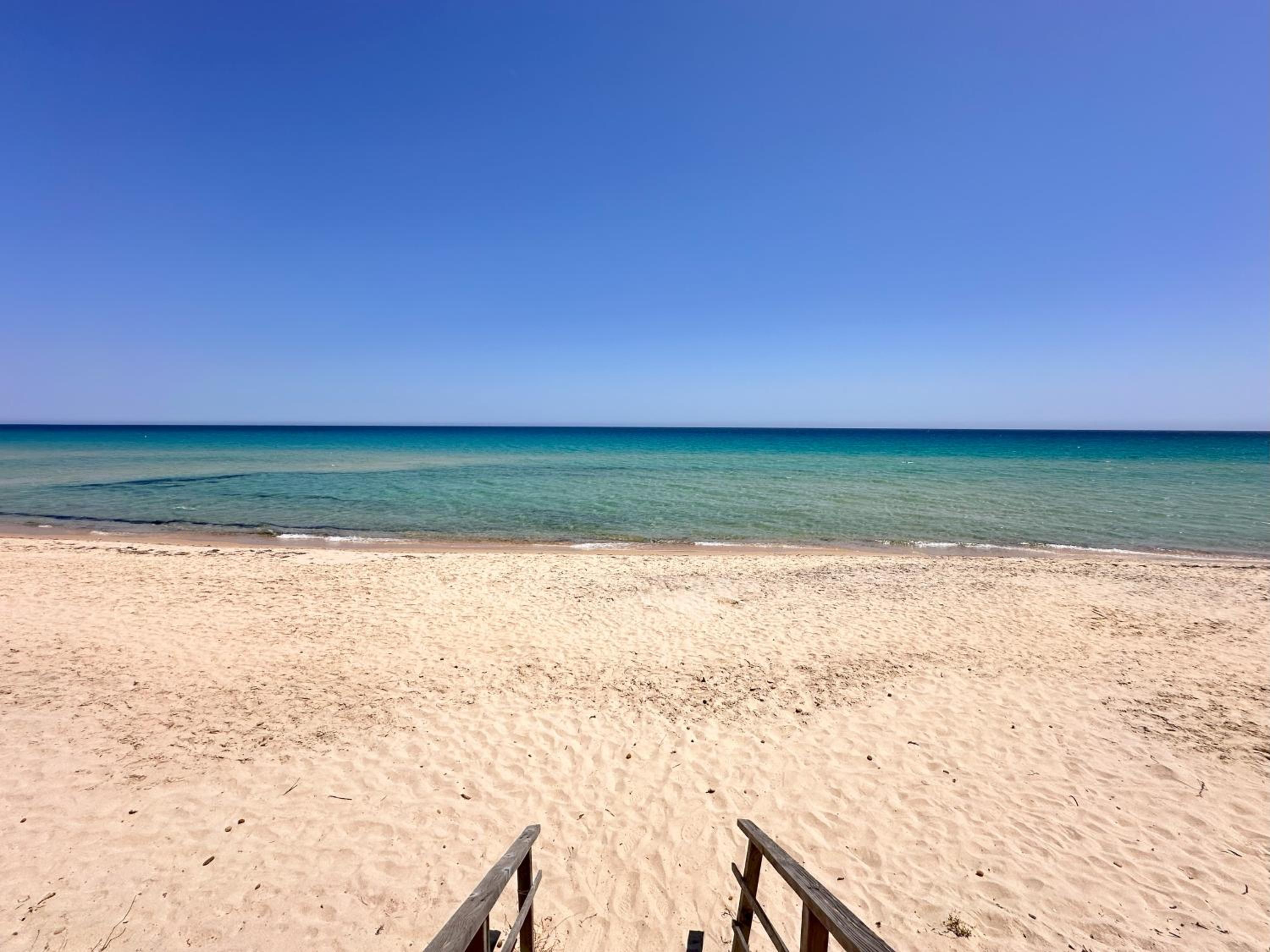 Blue shutters by the beach, Access to private beach