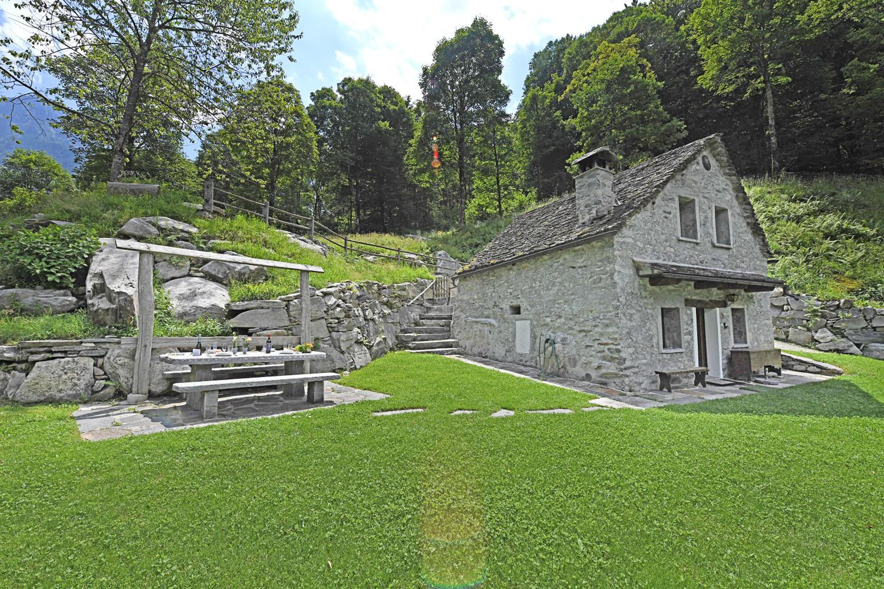 Rustico Alla Bolla - Val Verzasca - Happy Rentals