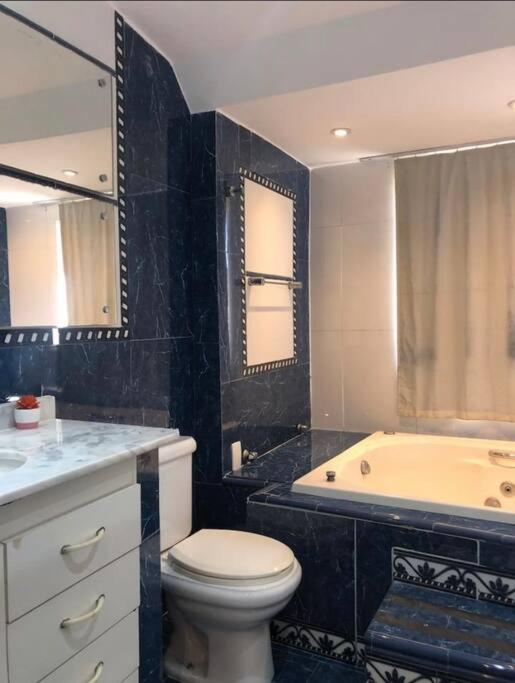 Cobertura Exclusiva em Copacabana com Piscina, Jacuzzi e Churrasqueira Ao Lado do Copacabana Palace