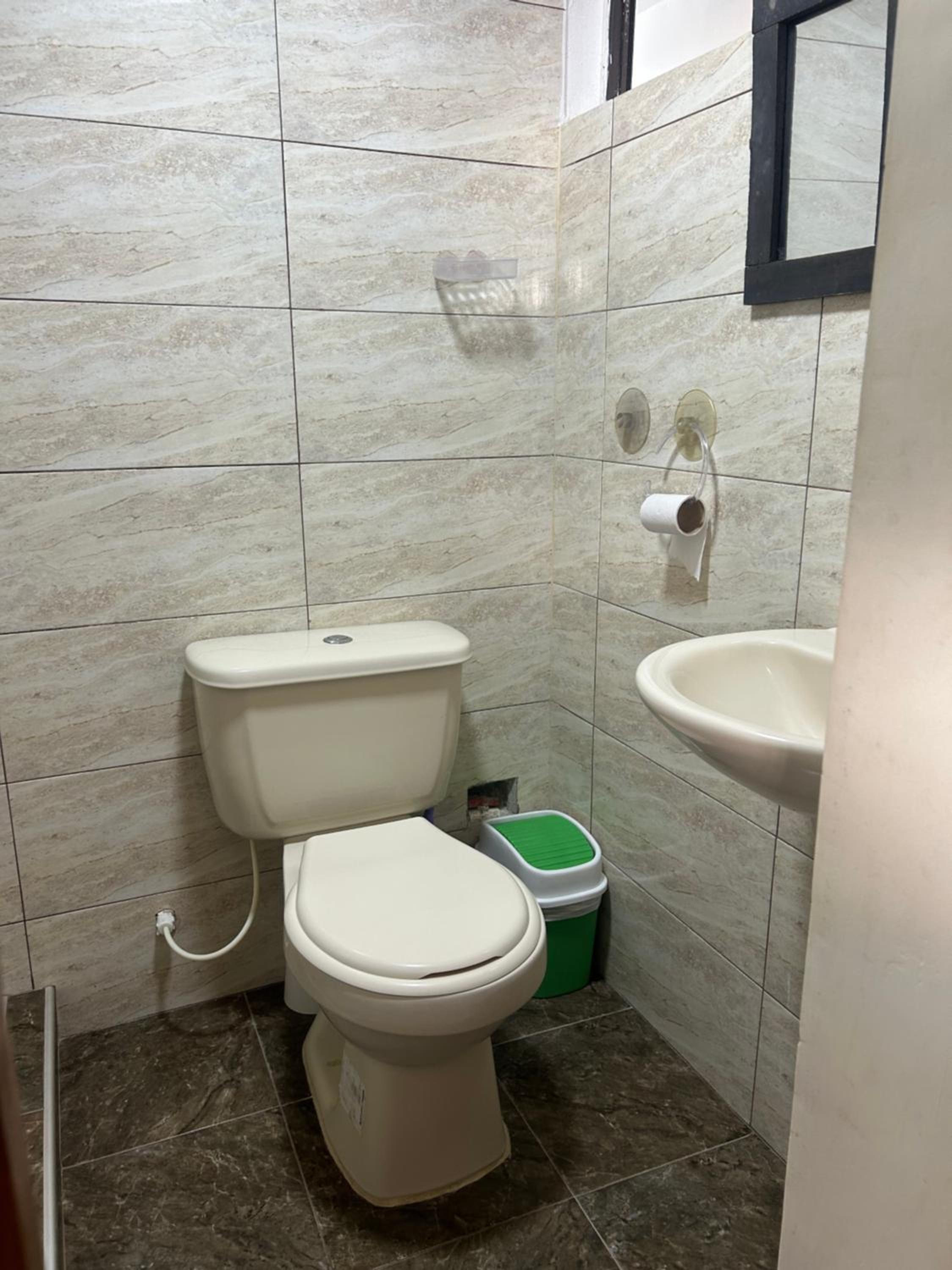 Near Airport Cozy Bunk Room with Private Bath