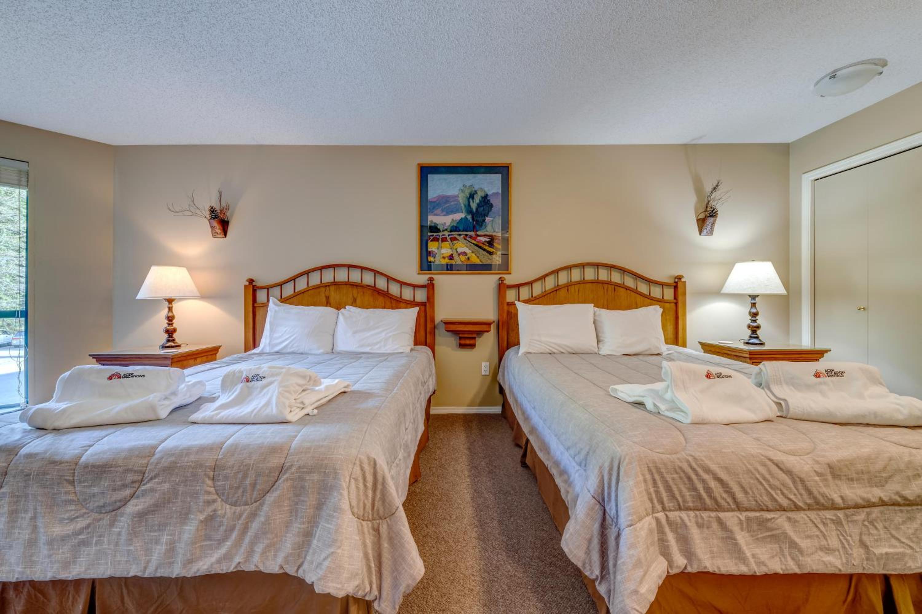 Greystone Lodge 332 Ski-in Out