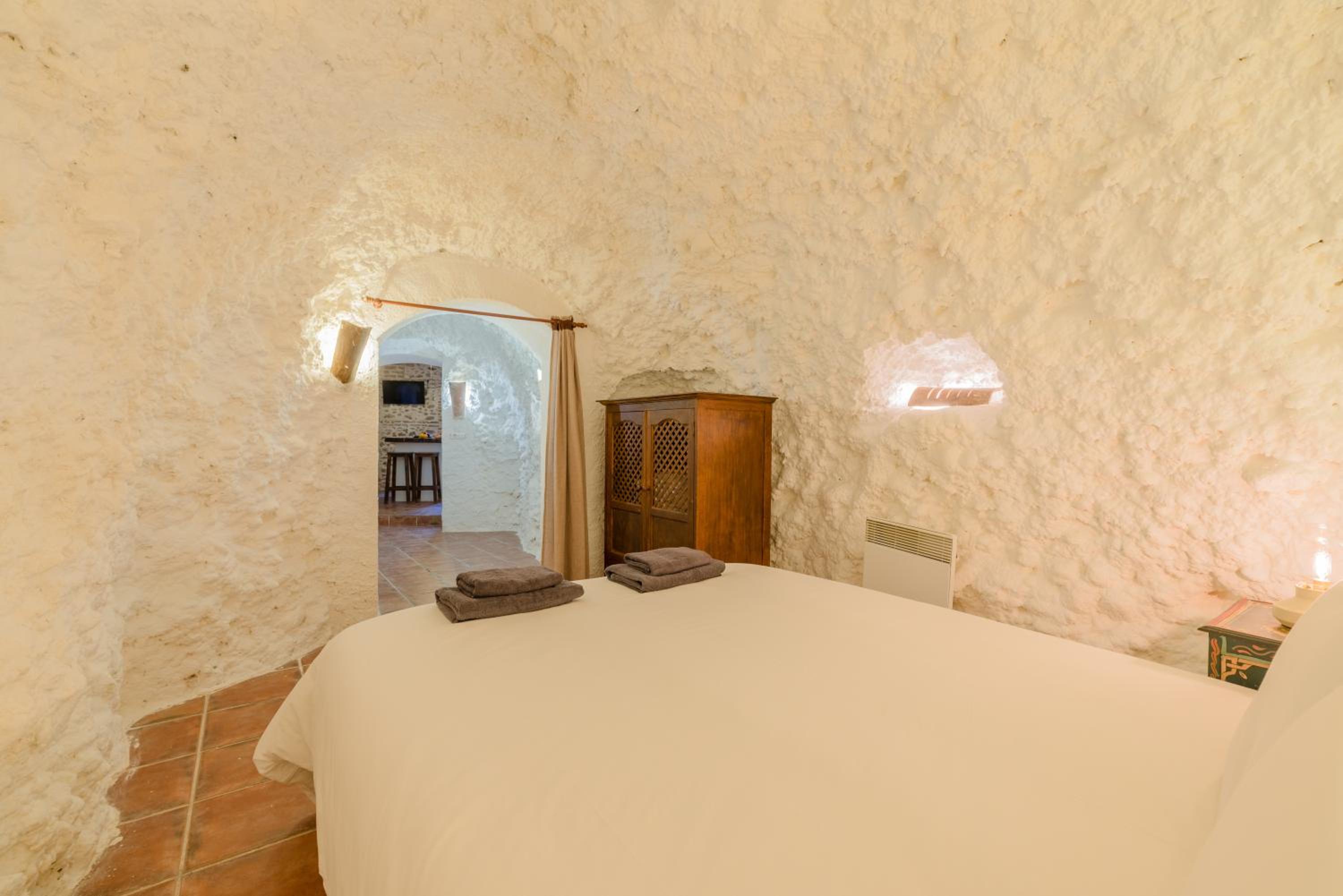 TrendyHomes Alhambra Cueva
