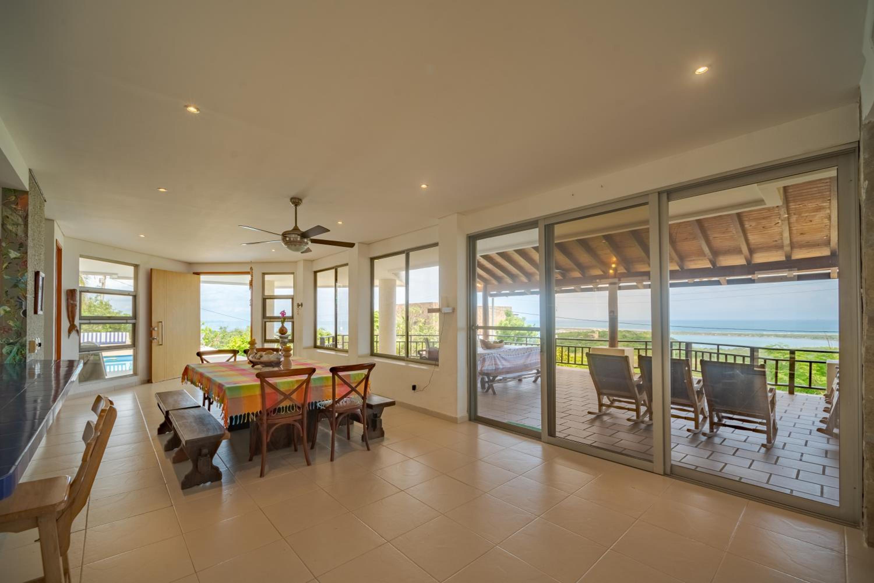 Casa Villa La Bohemia, en la montaña frente al mar