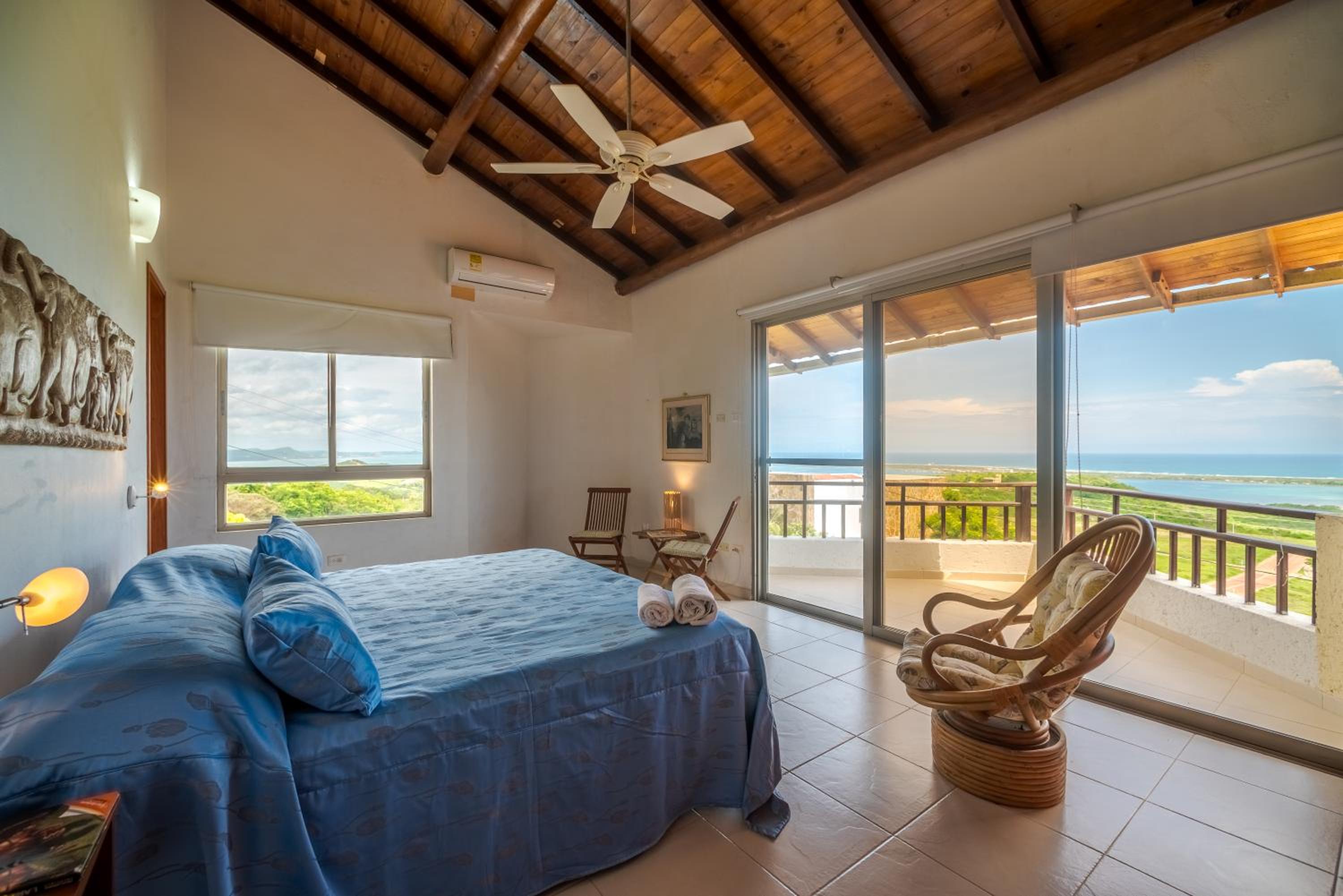 Casa Villa La Bohemia, en la montaña frente al mar