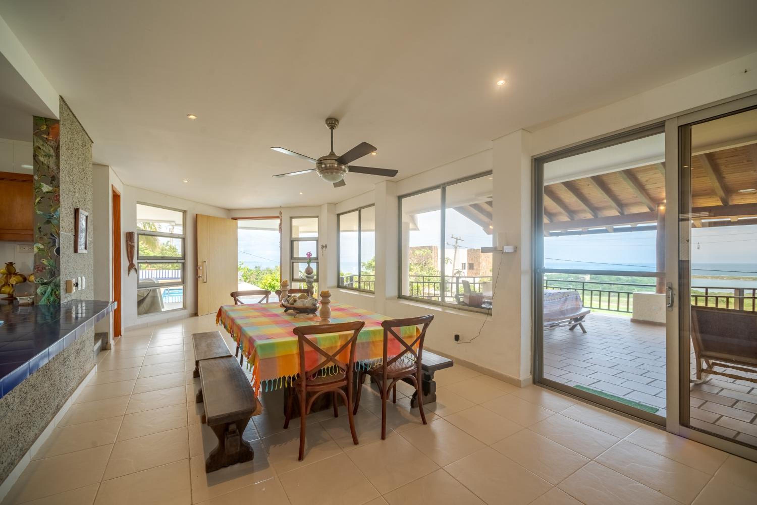 Casa Villa La Bohemia, en la montaña frente al mar