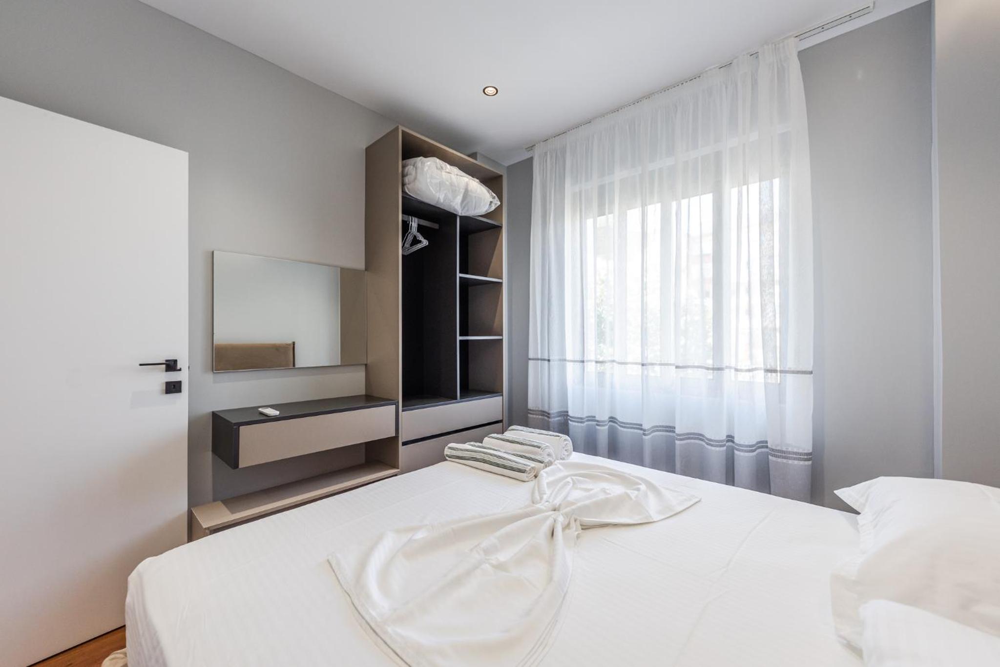 SR Apartments Golem
