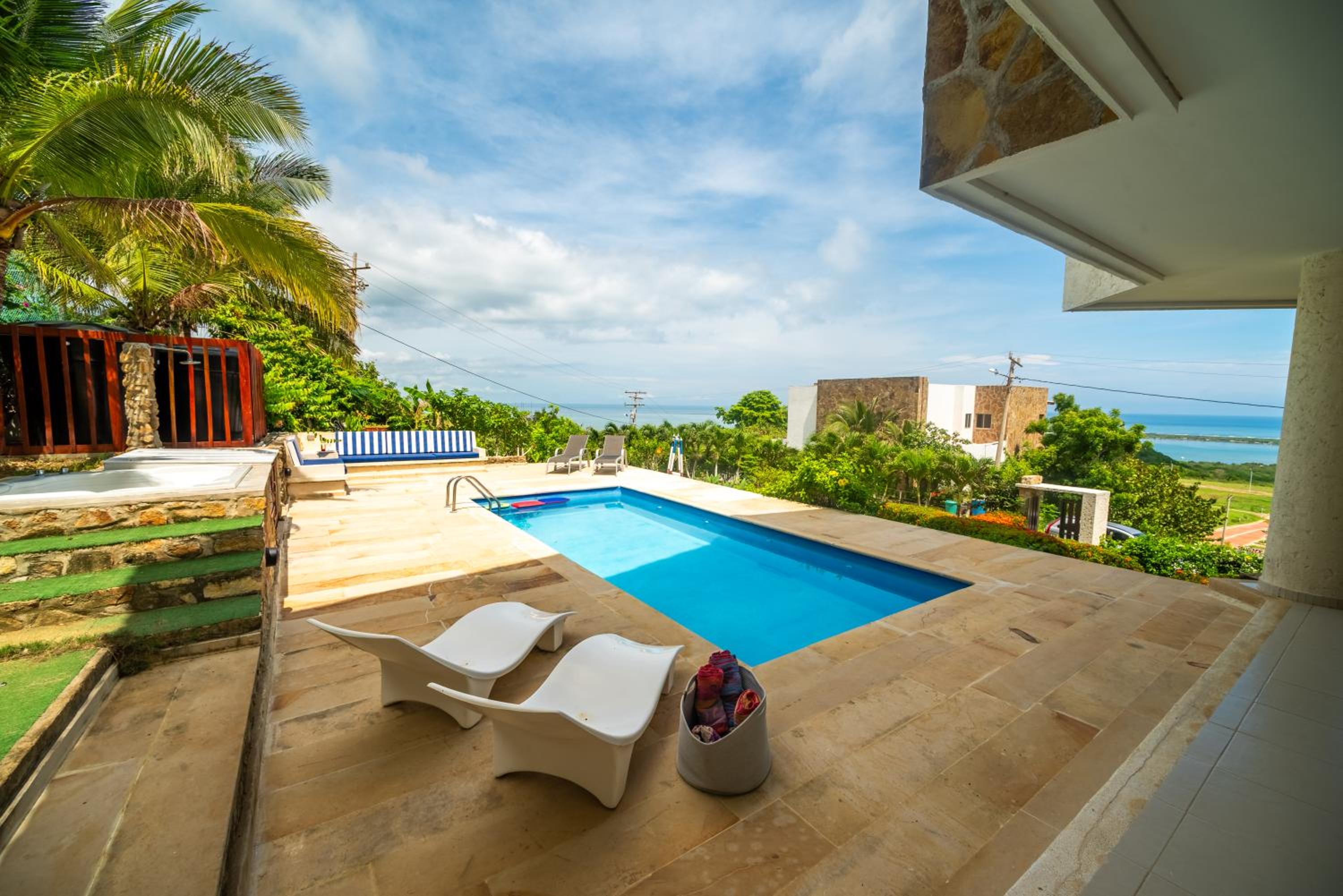 Casa Villa La Bohemia, en la montaña frente al mar
