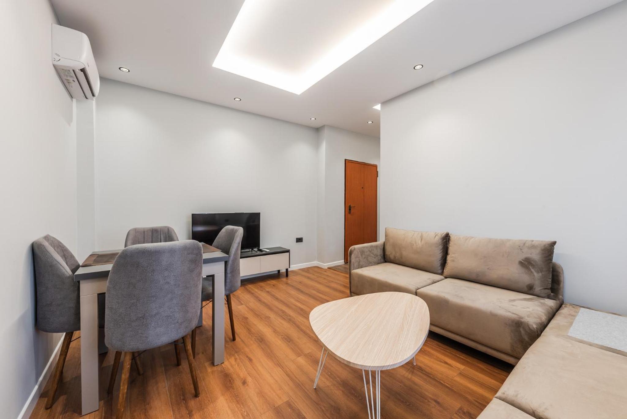 SR Apartments Golem