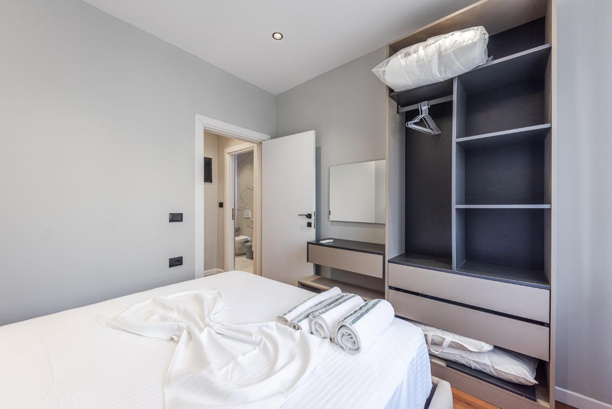 SR Apartments Golem