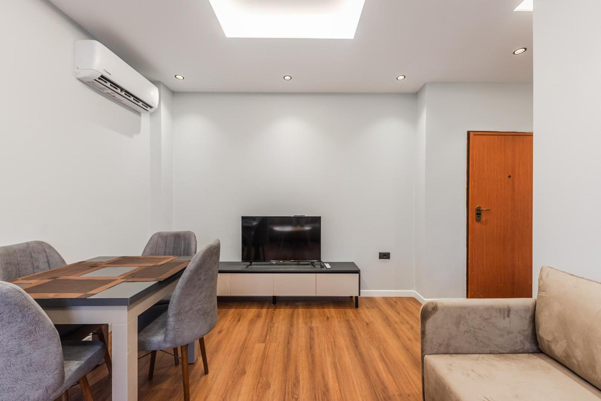 SR Apartments Golem