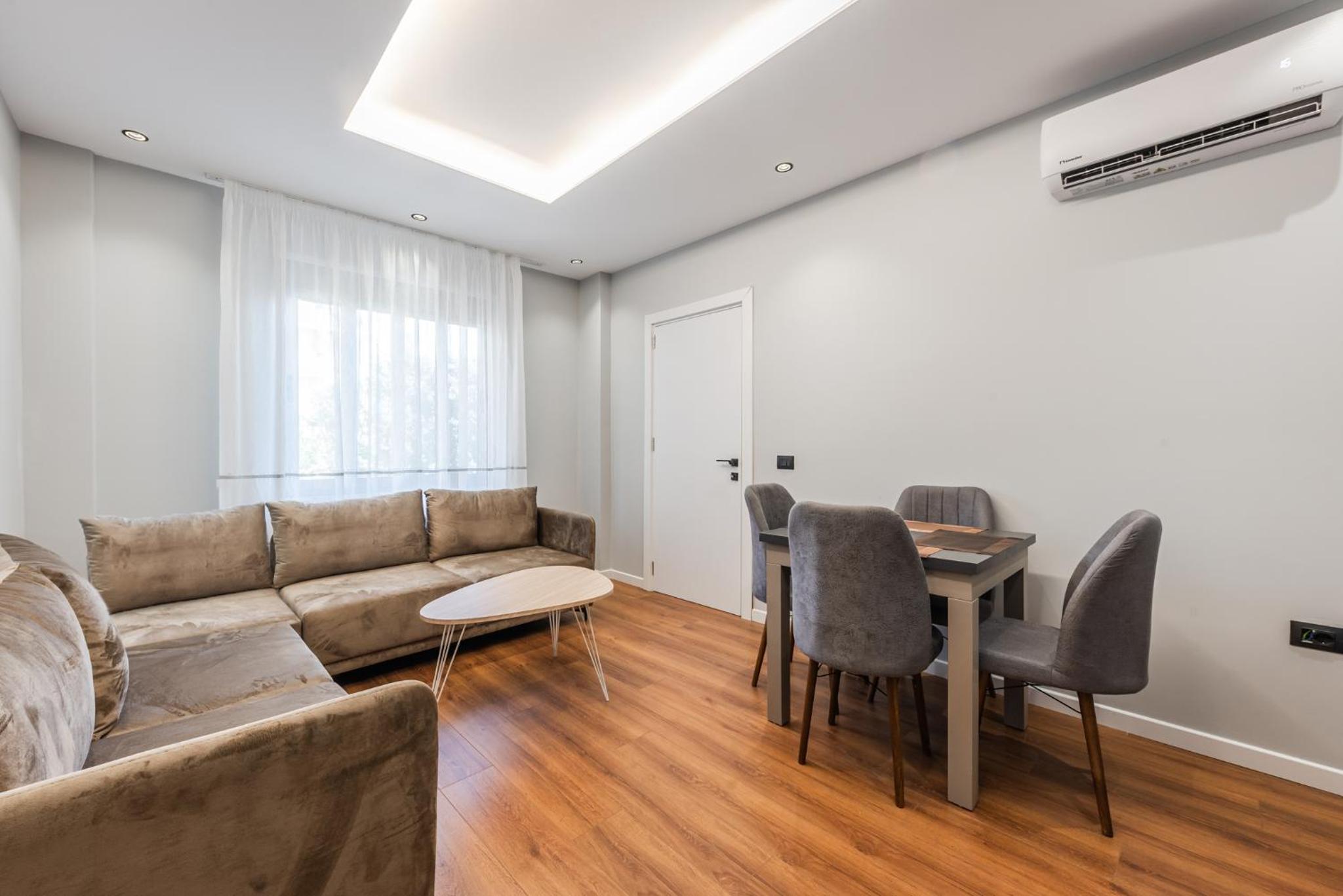 SR Apartments Golem