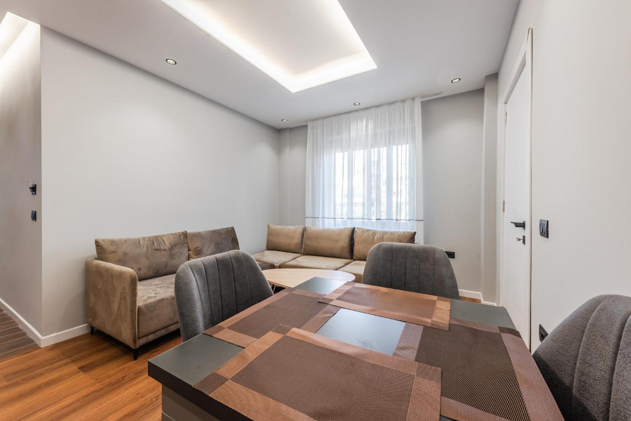 SR Apartments Golem