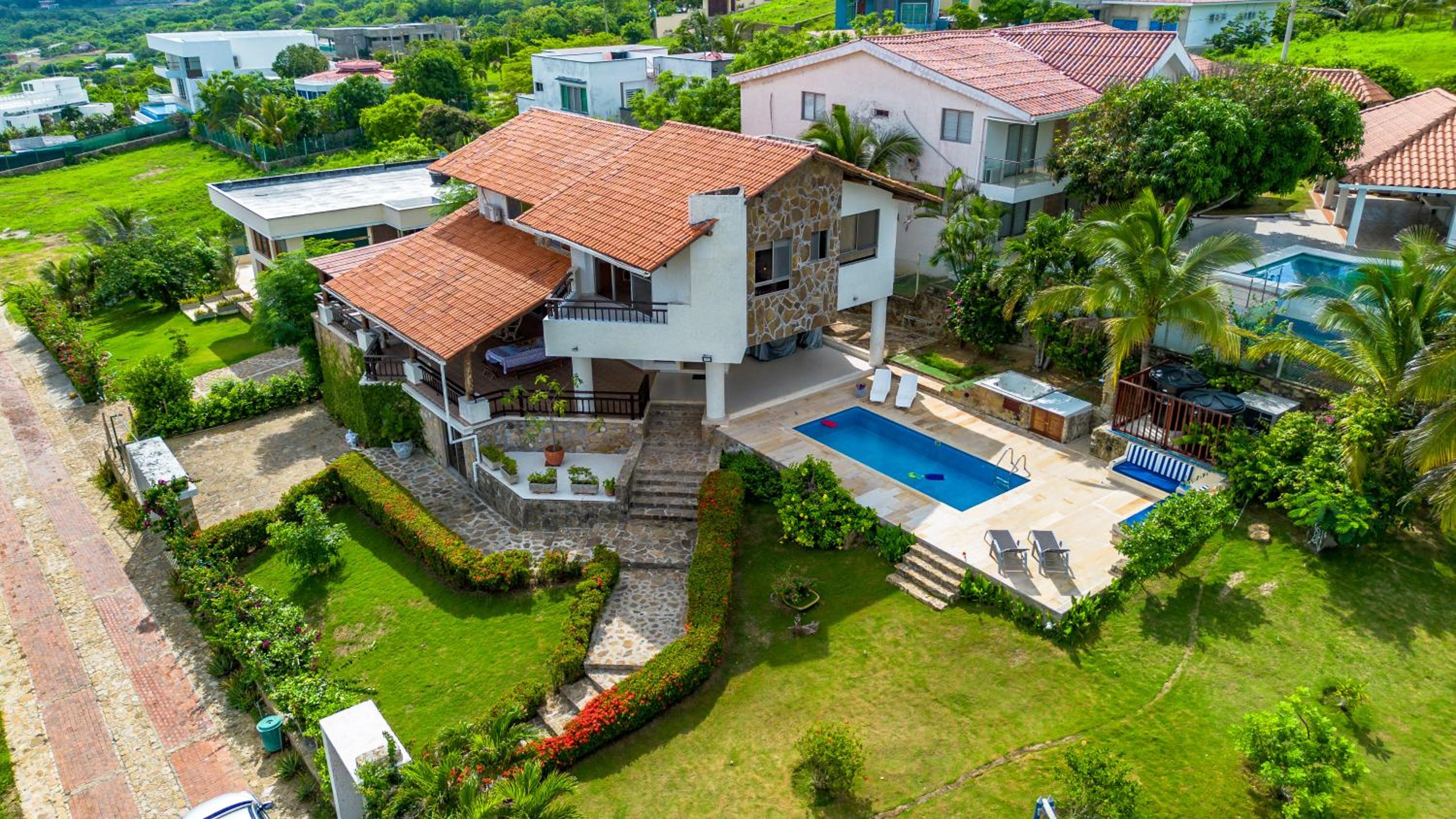 Casa Villa La Bohemia, en la montaña frente al mar