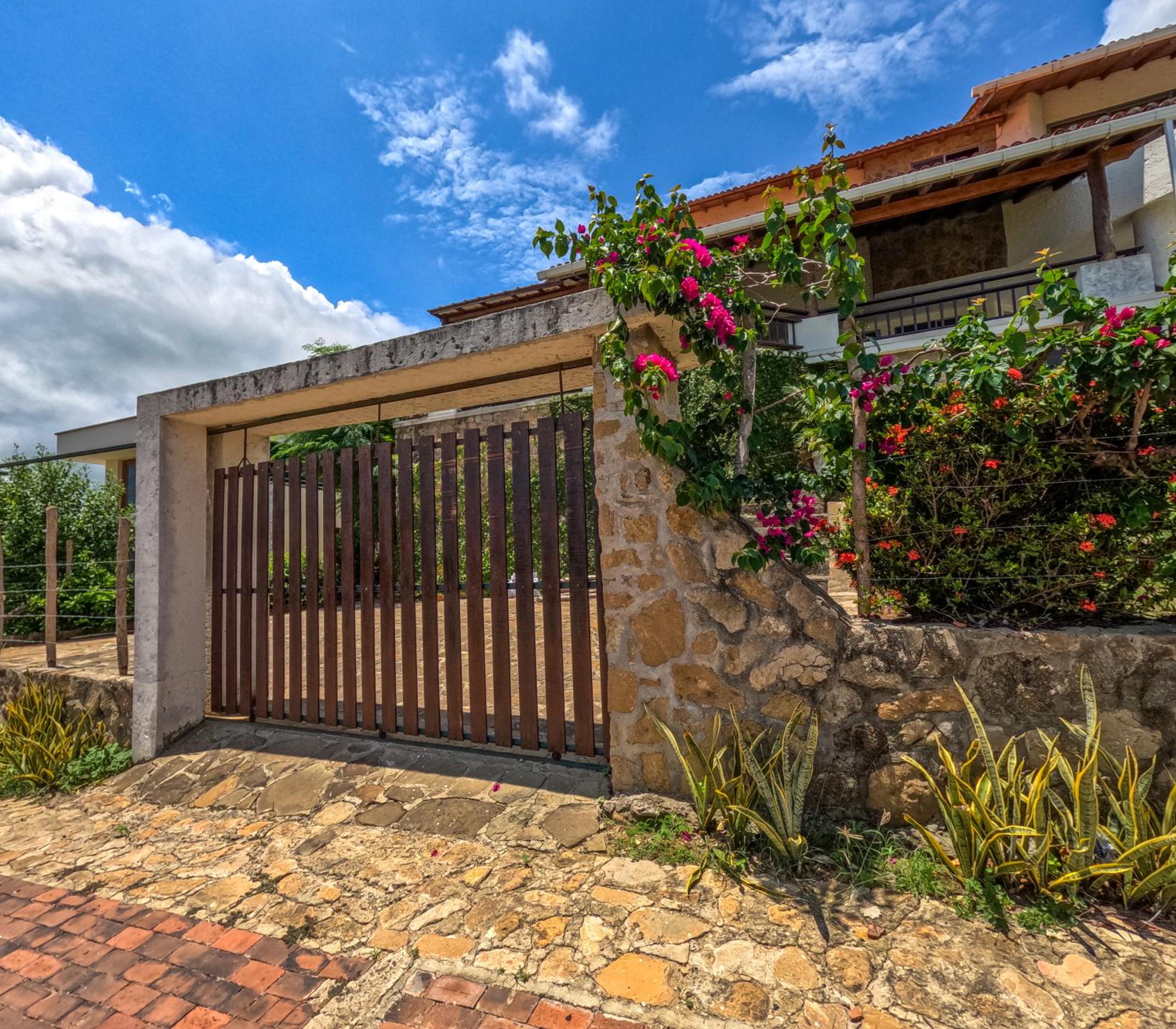 Casa Villa La Bohemia, en la montaña frente al mar