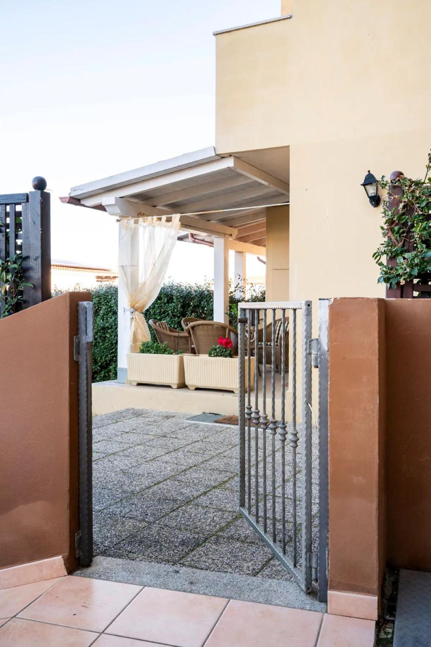 Home and Life Olbia Holiday view 3