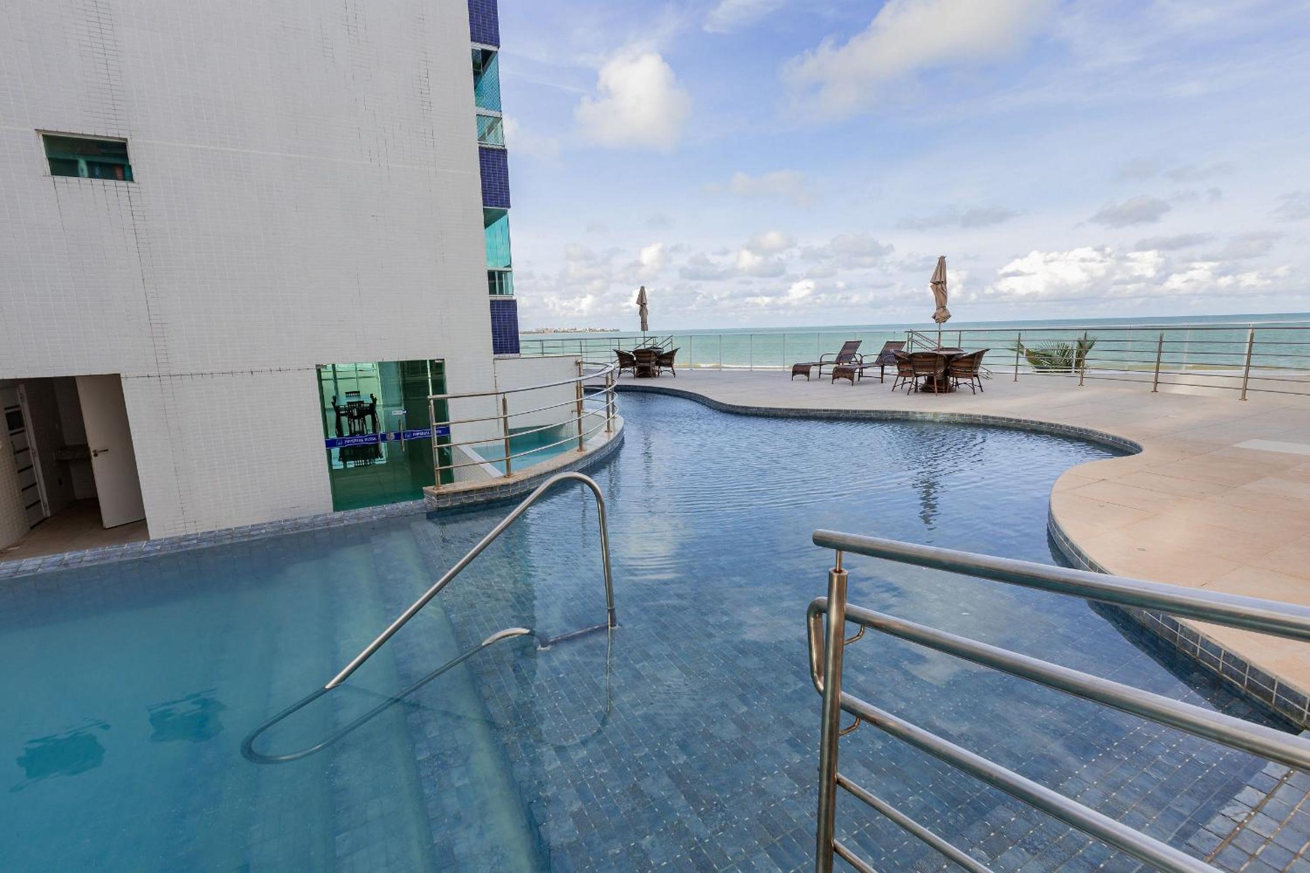 Apartamento Pe na areia do Bessa