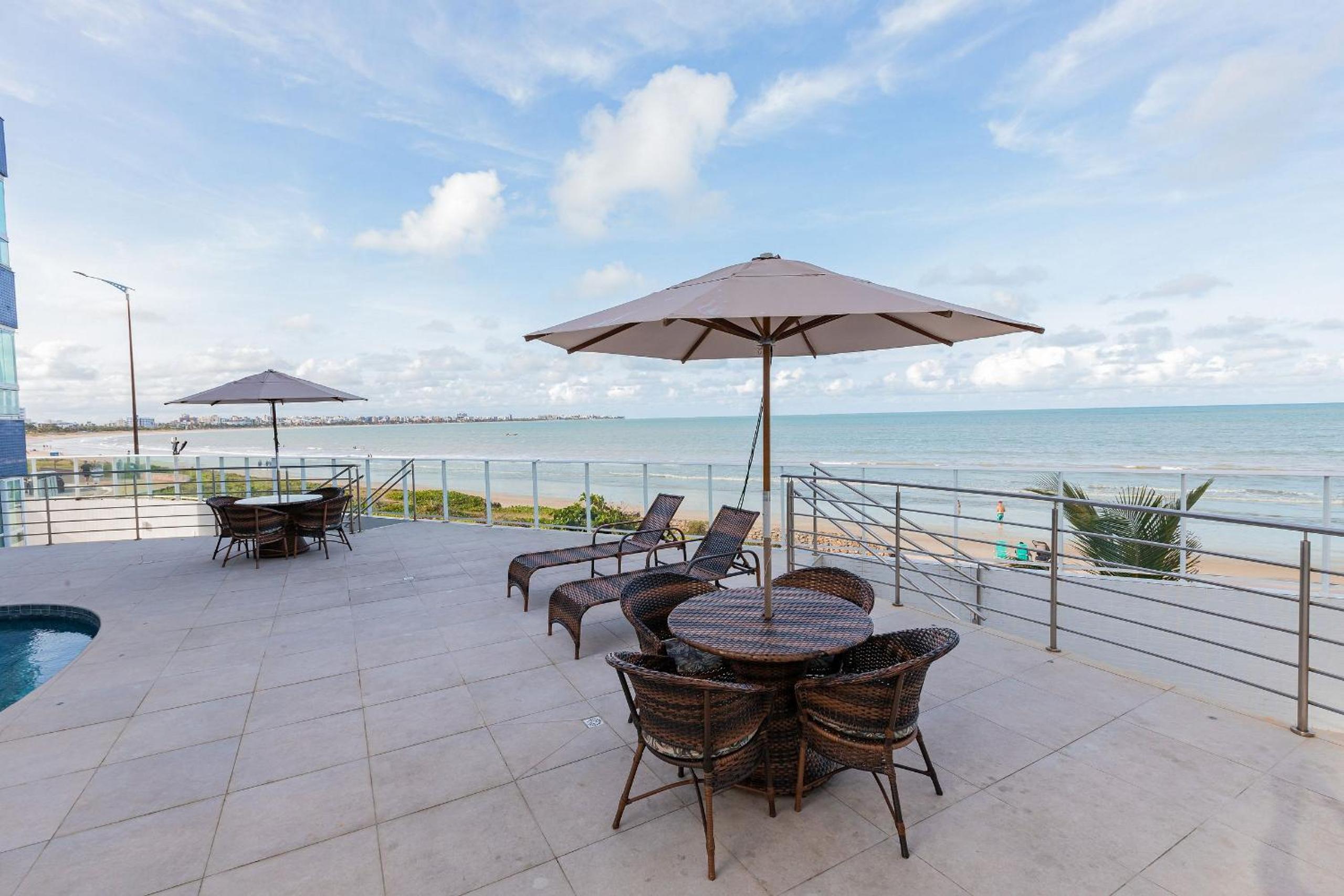 Apartamento Pe na areia do Bessa