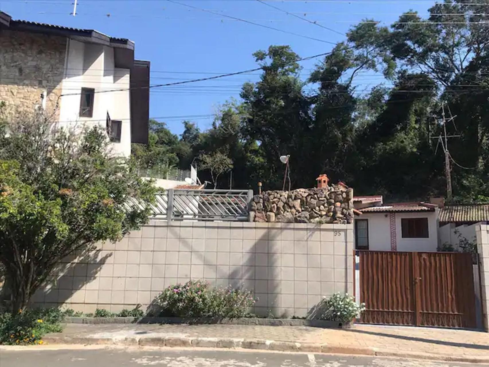 Casa no Centro de Águas de Lindóia com Piscina