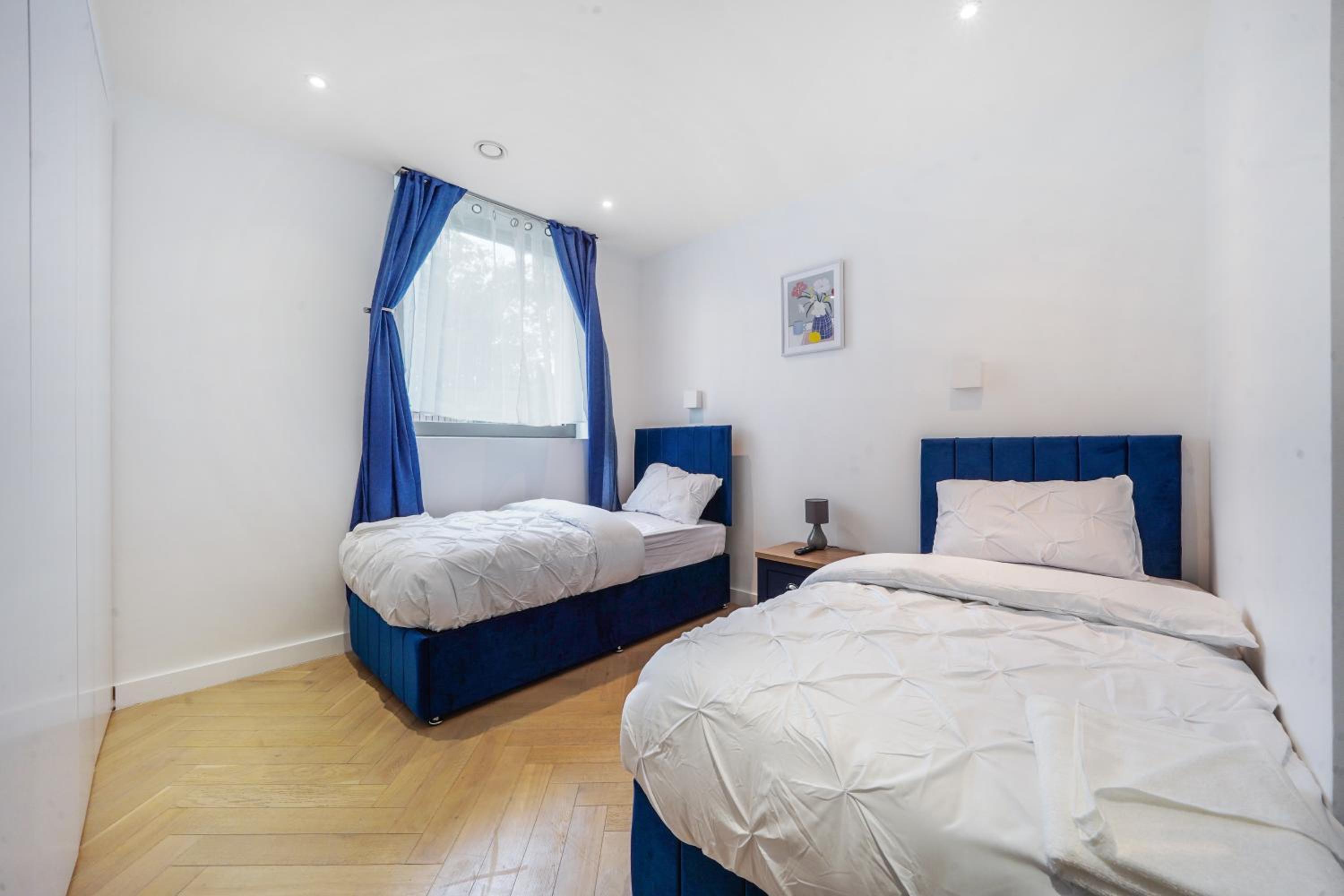The Zurich Apartment, 6 beds, 15mins to Central London, 10mins Wembley stadium