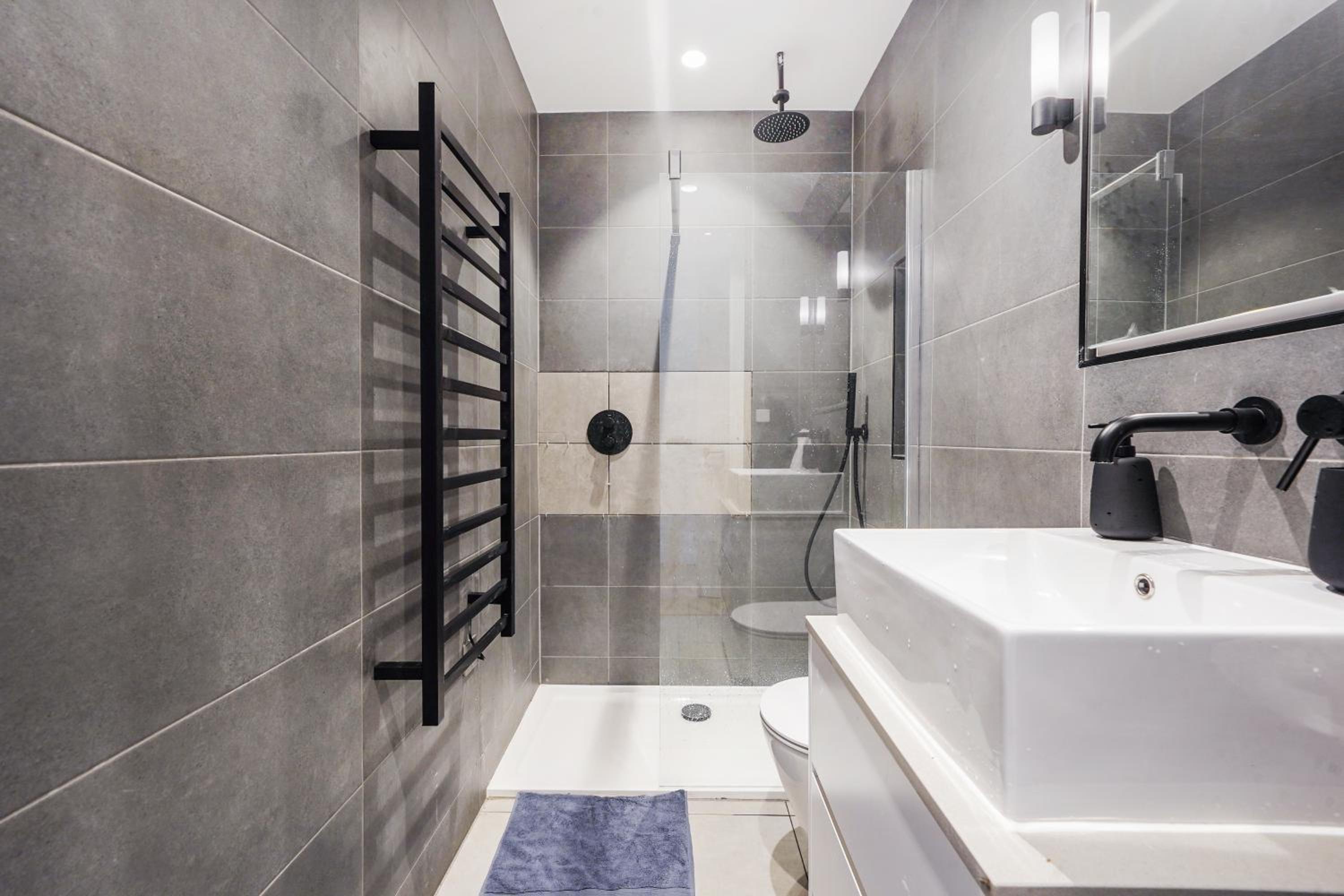 The Zurich Apartment, 6 beds, 15mins to Central London, 10mins Wembley stadium