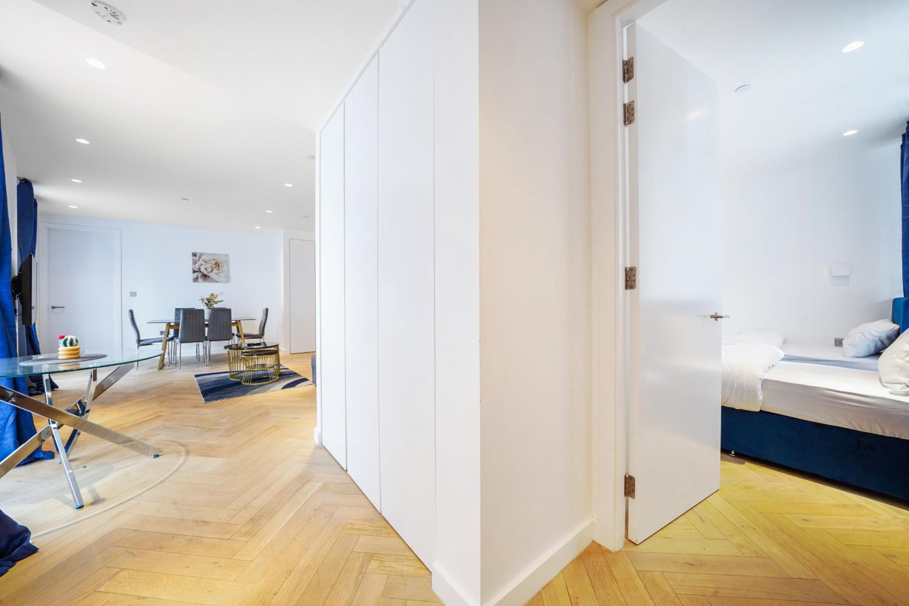 The Zurich Apartment, 6 beds, 15mins to Central London, 10mins Wembley stadium