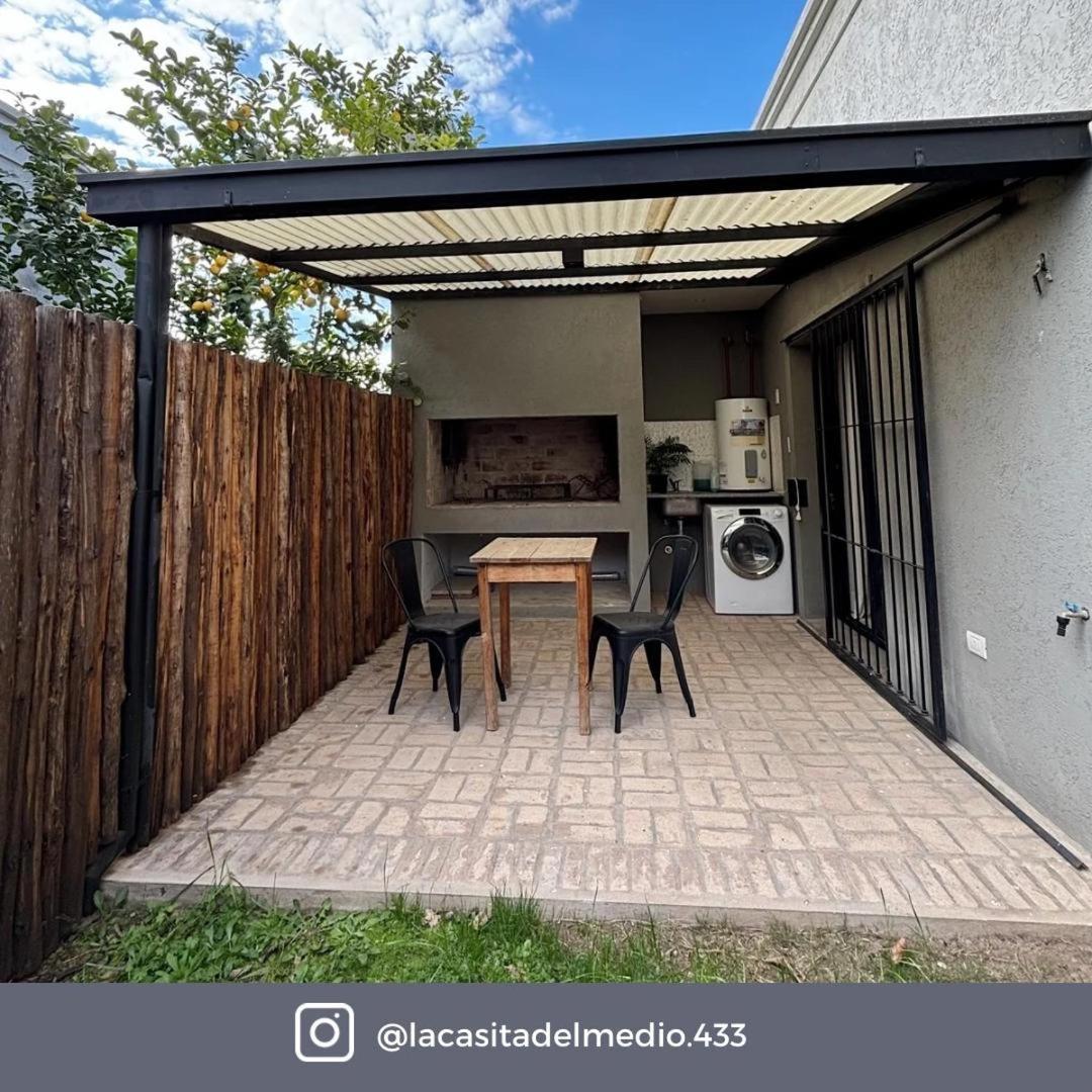 La Casita del Medio