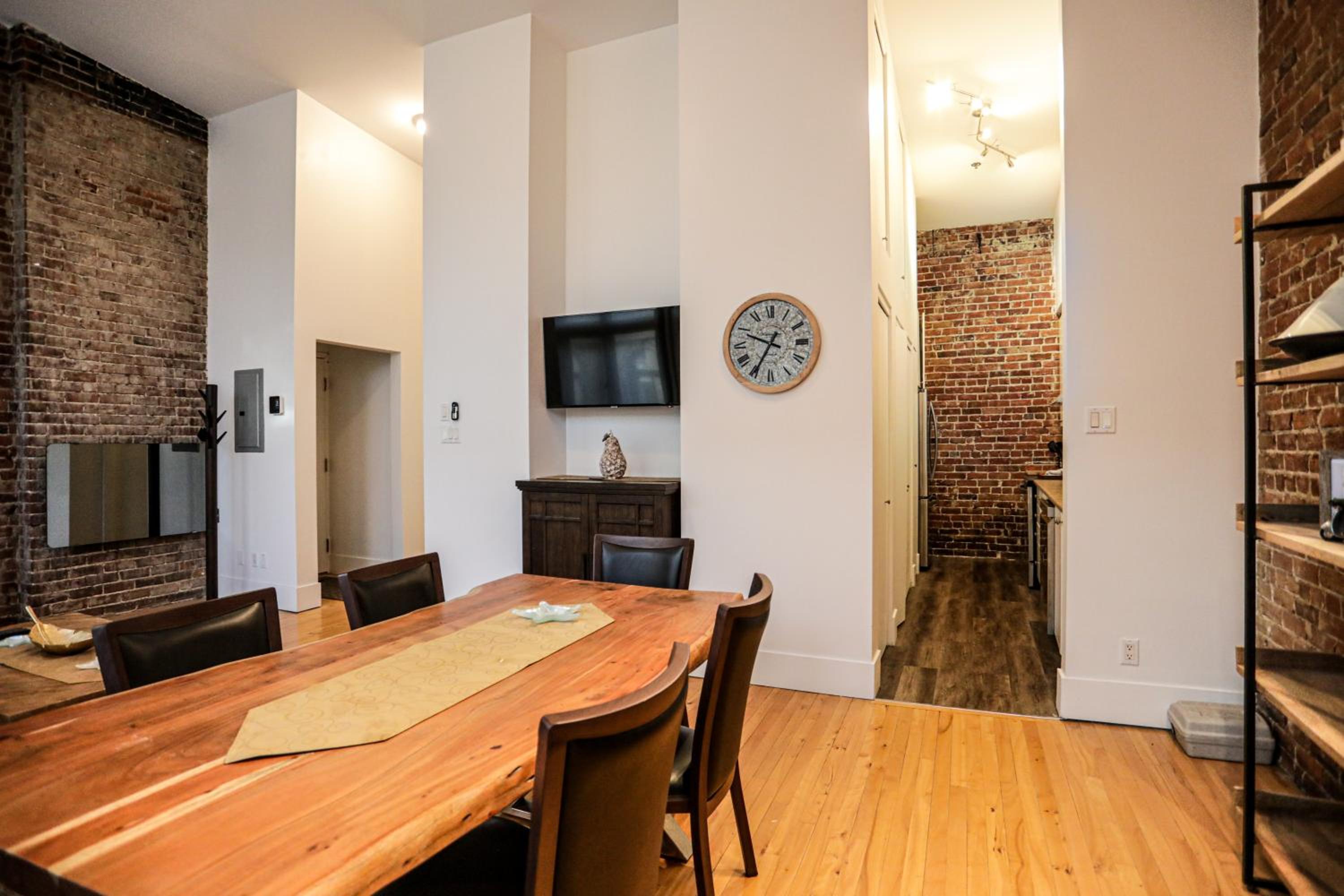 Elegant 1 bedroom apartment in old port- 301