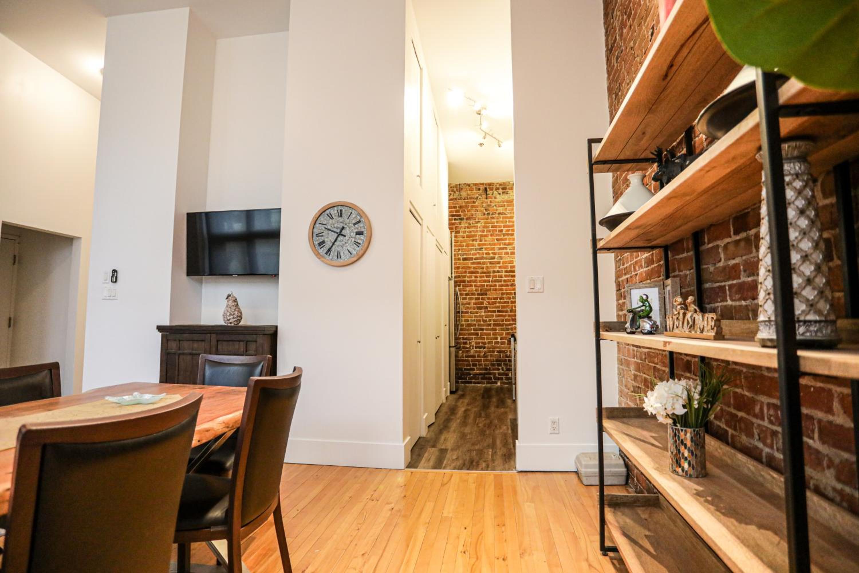 Elegant 1 bedroom apartment in old port- 301