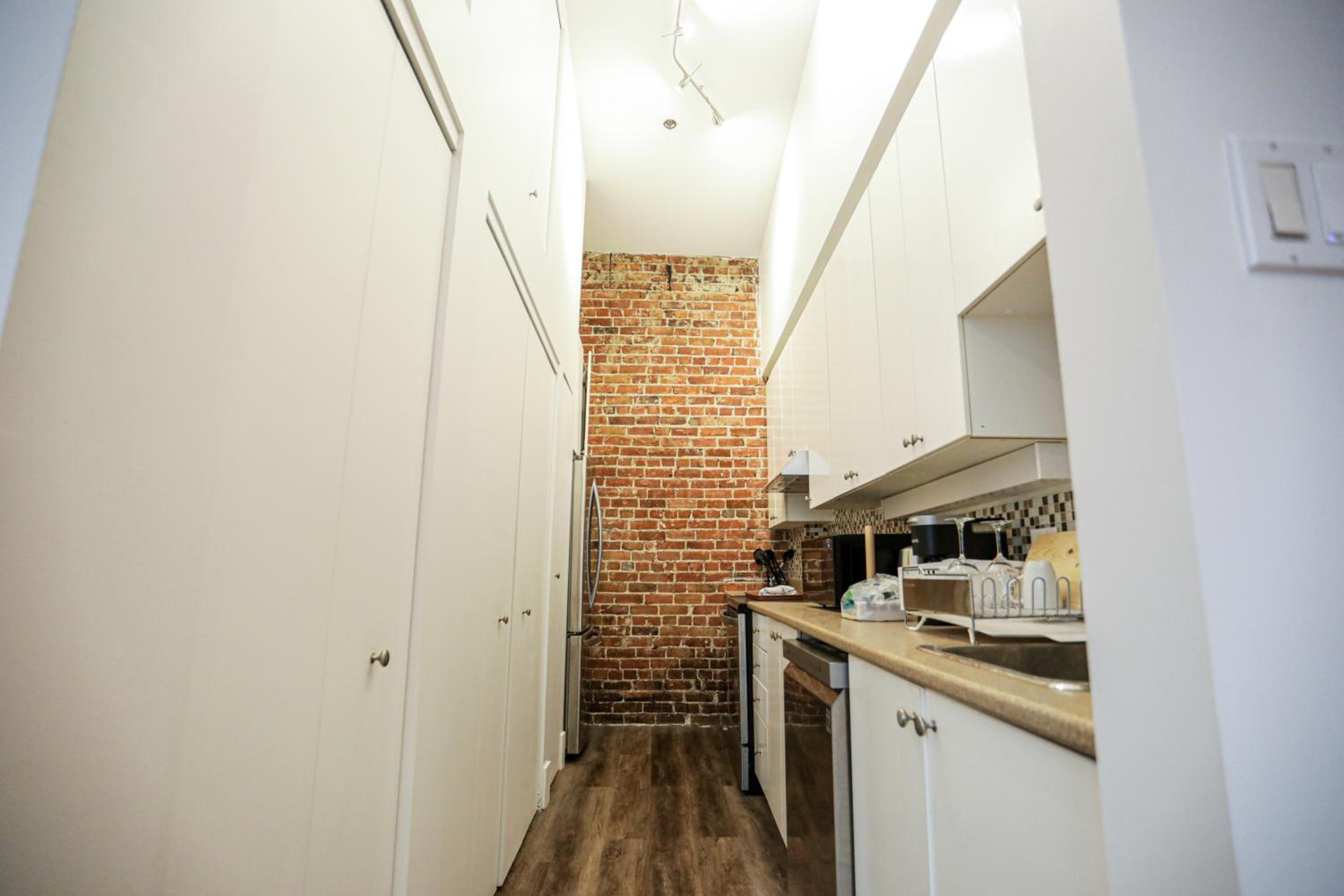 Elegant 1 bedroom apartment in old port- 301