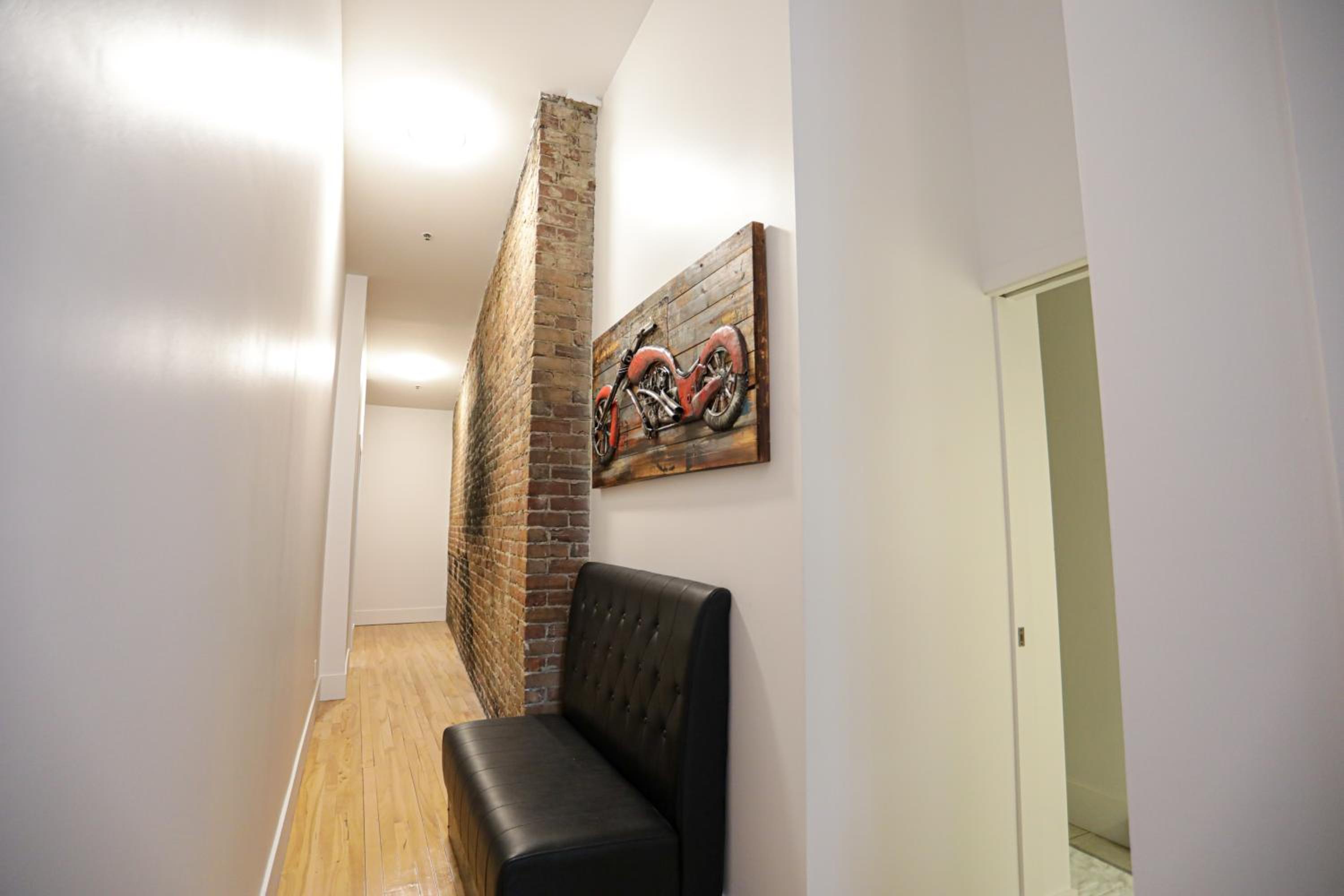 Elegant 1 bedroom apartment in old port- 301
