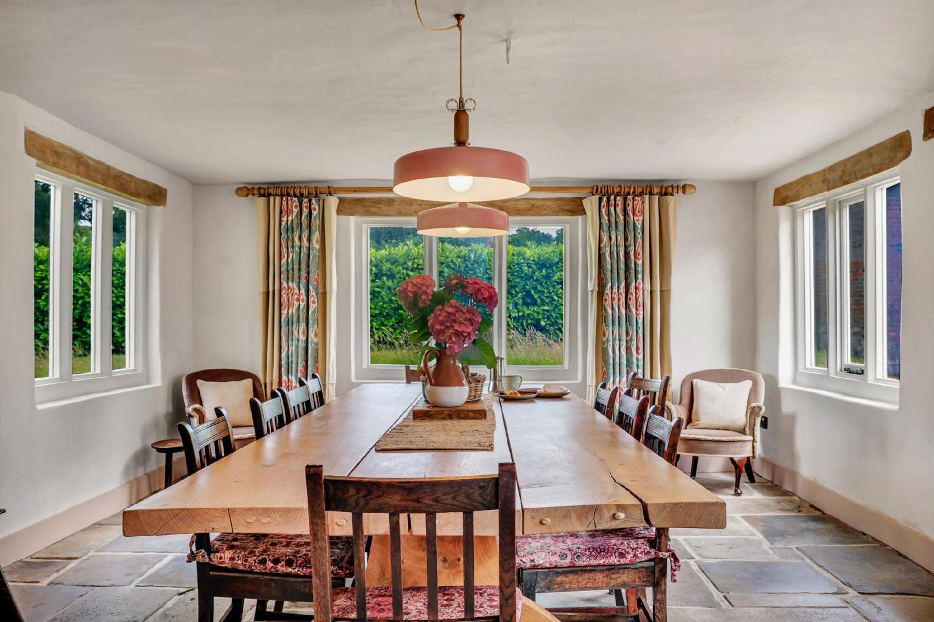Gorgeous English Farmhouse Holiday Cottage for 9 and a half view 5