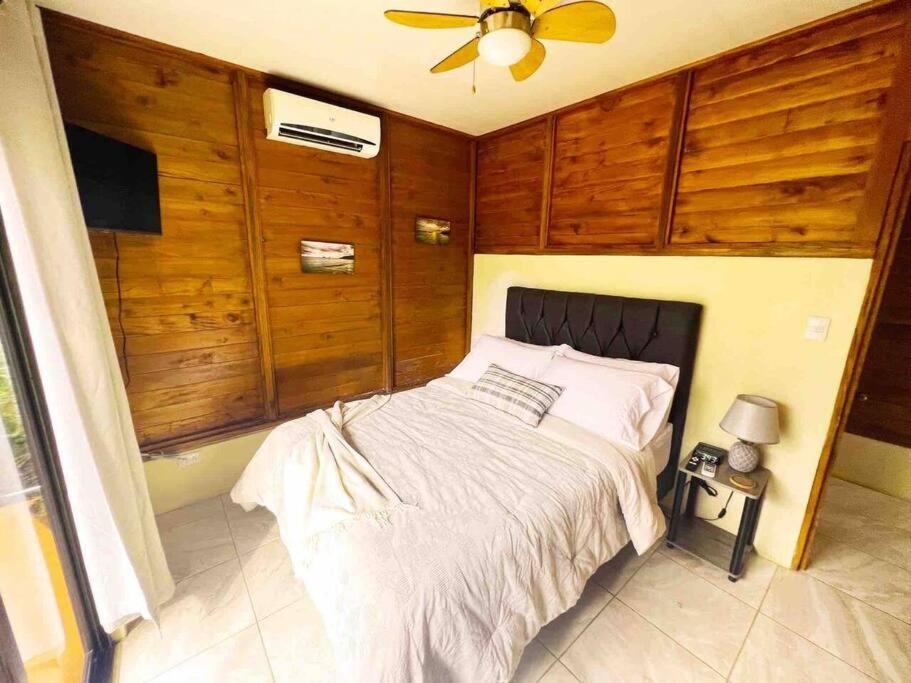 Heated Pool & Garden Cabin near La Fortuna