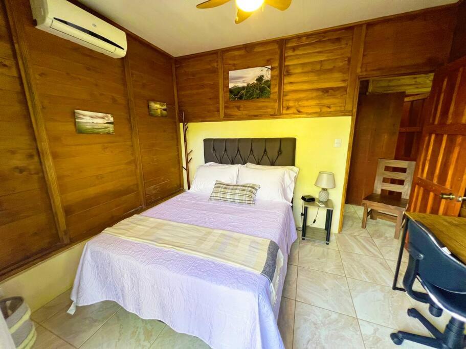 Heated Pool & Garden Cabin near La Fortuna