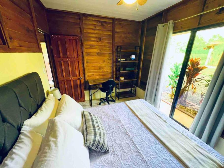 Heated Pool & Garden Cabin near La Fortuna
