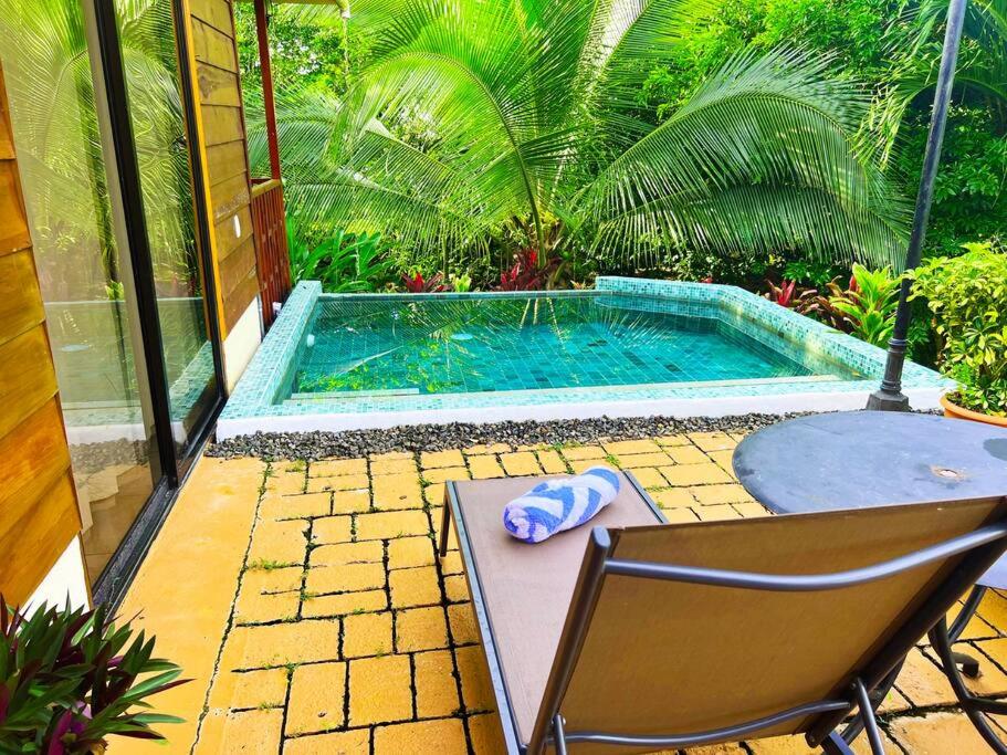 Heated Pool & Garden Cabin near La Fortuna