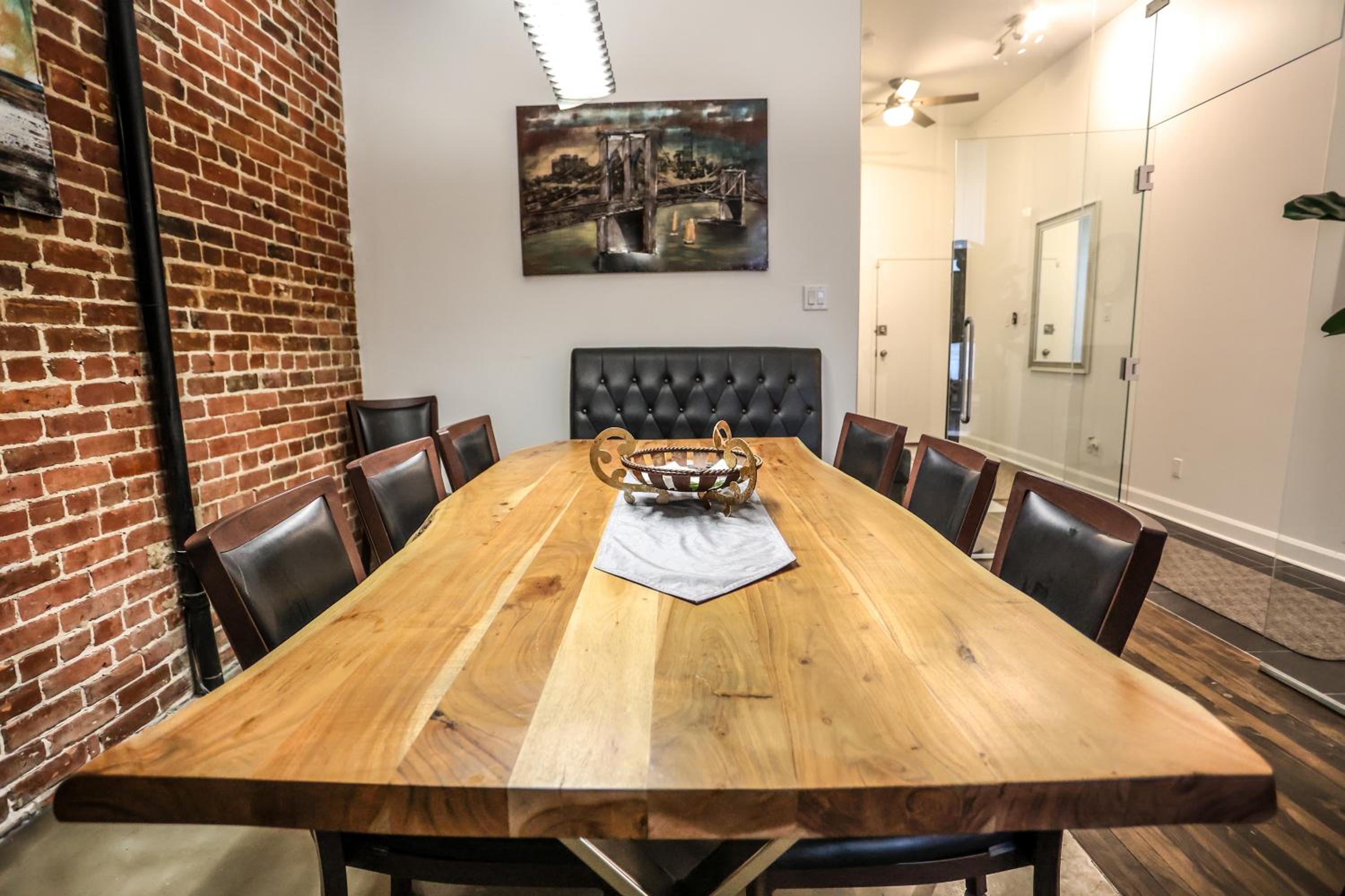 Elegant 3 Bedroom apartment in old port - 201