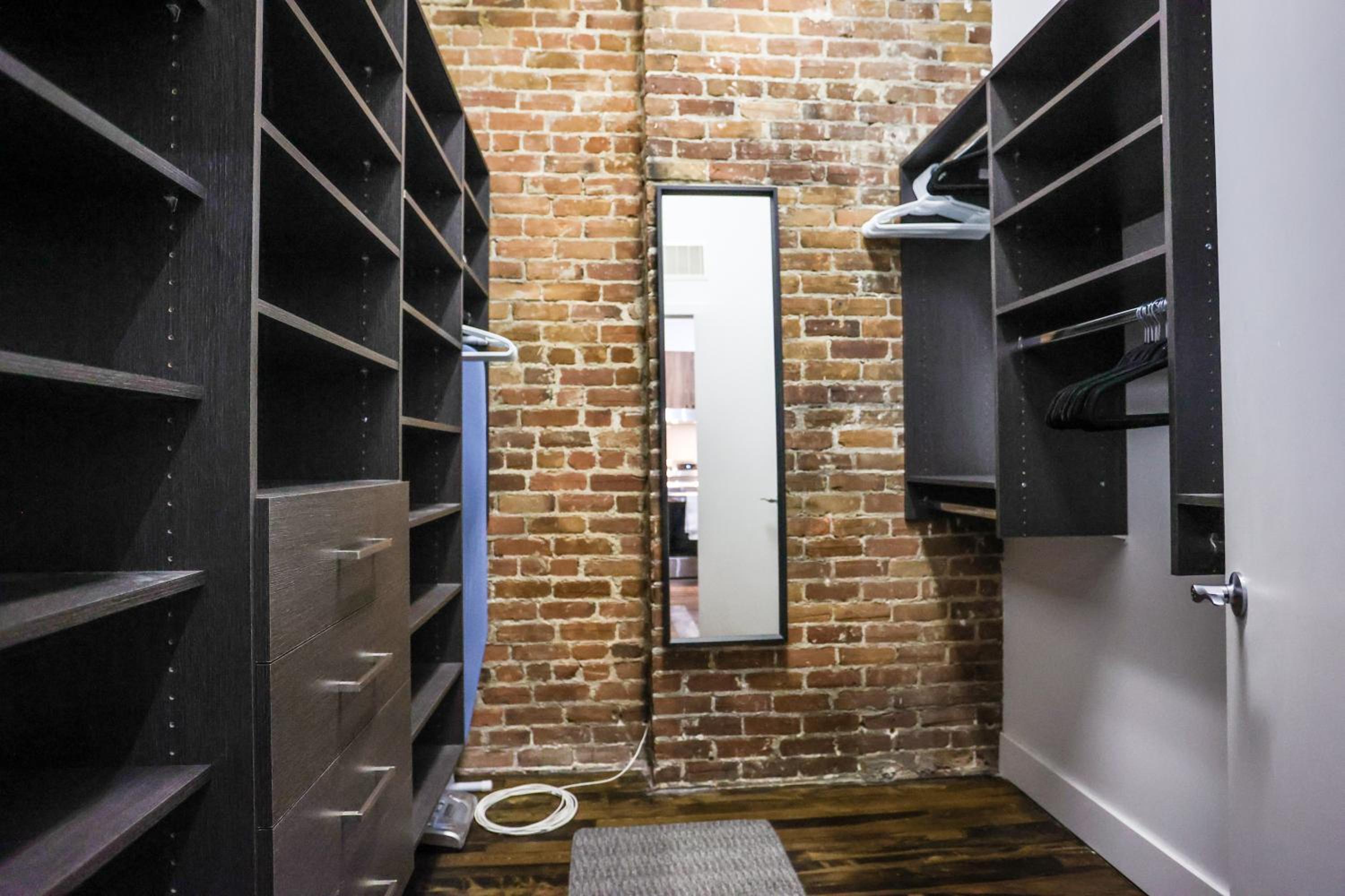 Elegant 3 Bedroom apartment in old port - 201