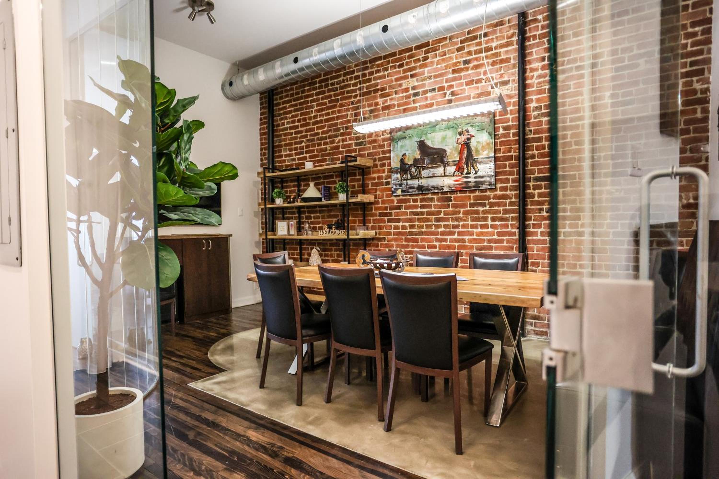 Elegant 3 Bedroom apartment in old port - 201