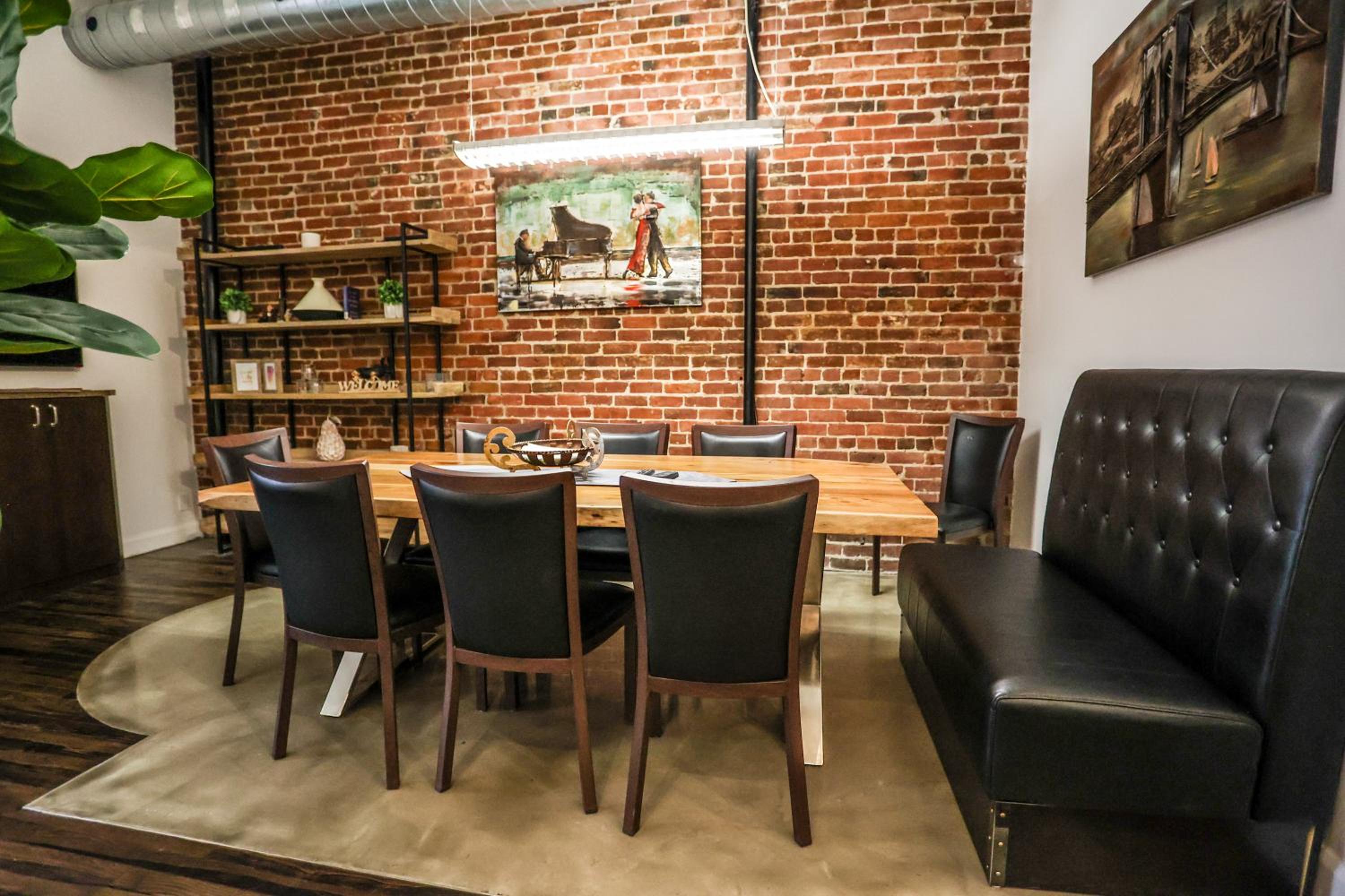 Elegant 3 Bedroom apartment in old port - 201