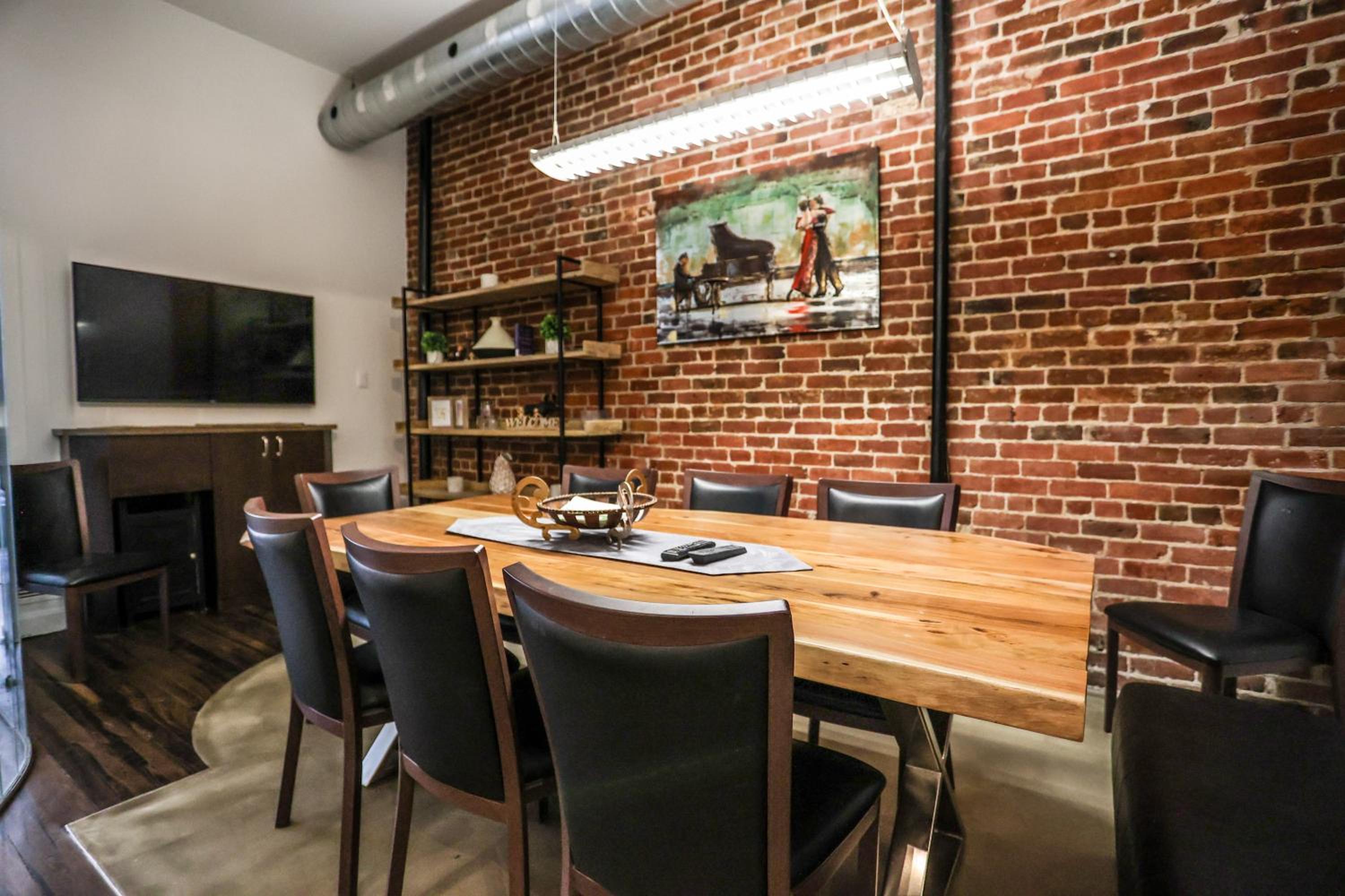 Elegant 3 Bedroom apartment in old port - 201