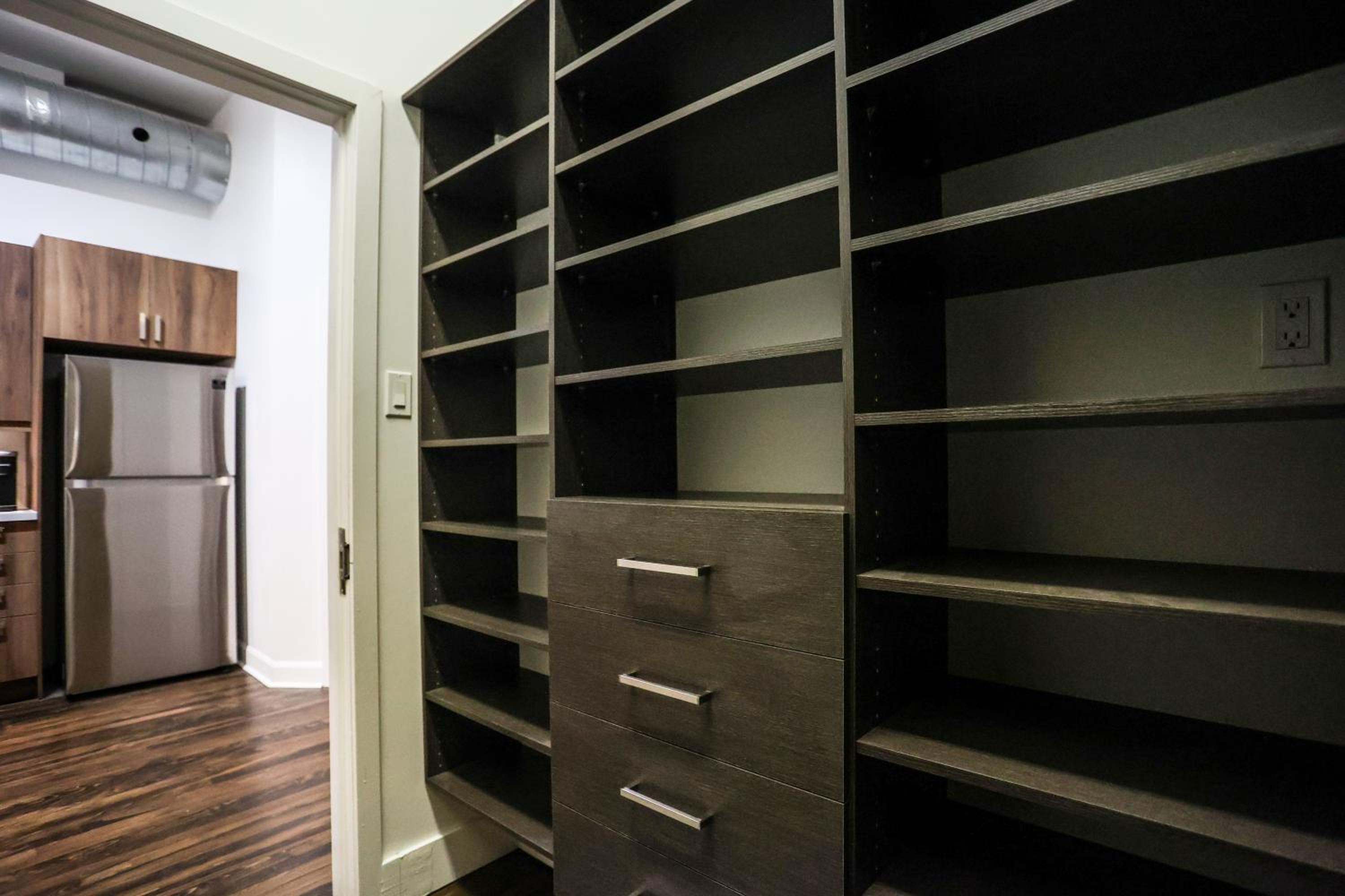 Elegant 3 Bedroom apartment in old port - 201