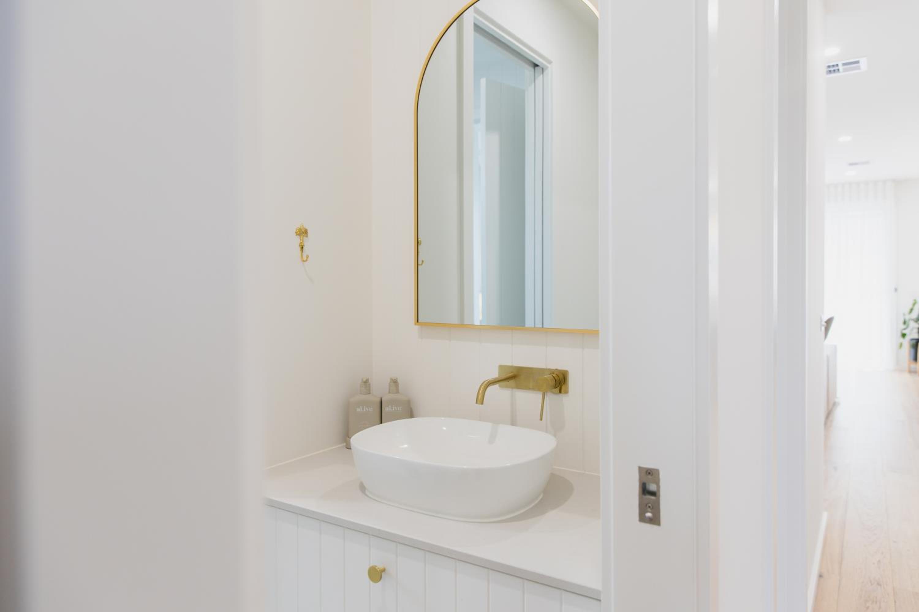 Saltwater Lux, 4 bdrm, 3 bath, golf, weddings, beaches, adventure park