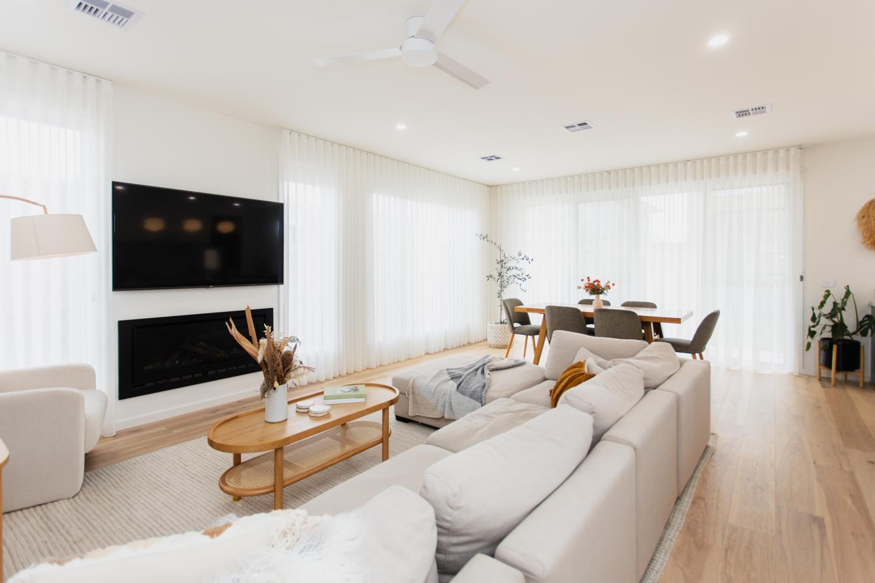 Saltwater Lux, 4 bdrm, 3 bath, golf, weddings, beaches, adventure park