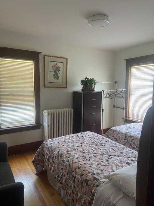 Fallsview Area! Only 10 min walk