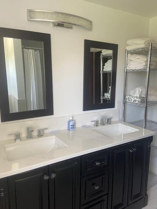 Fallsview Area! Only 10 min walk
