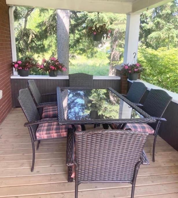 Fallsview Area! Only 10 min walk