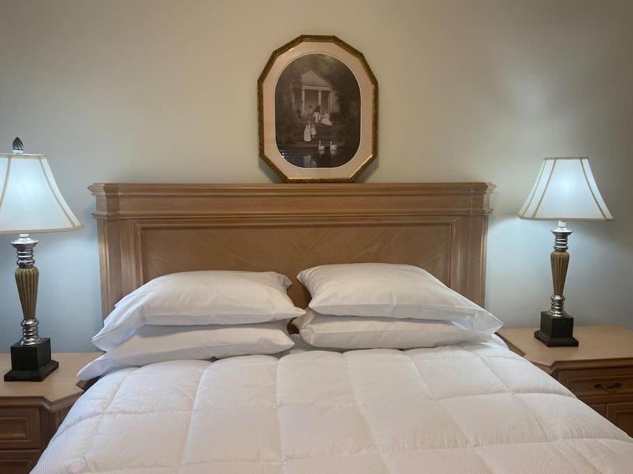 Fallsview Area! Only 10 min walk